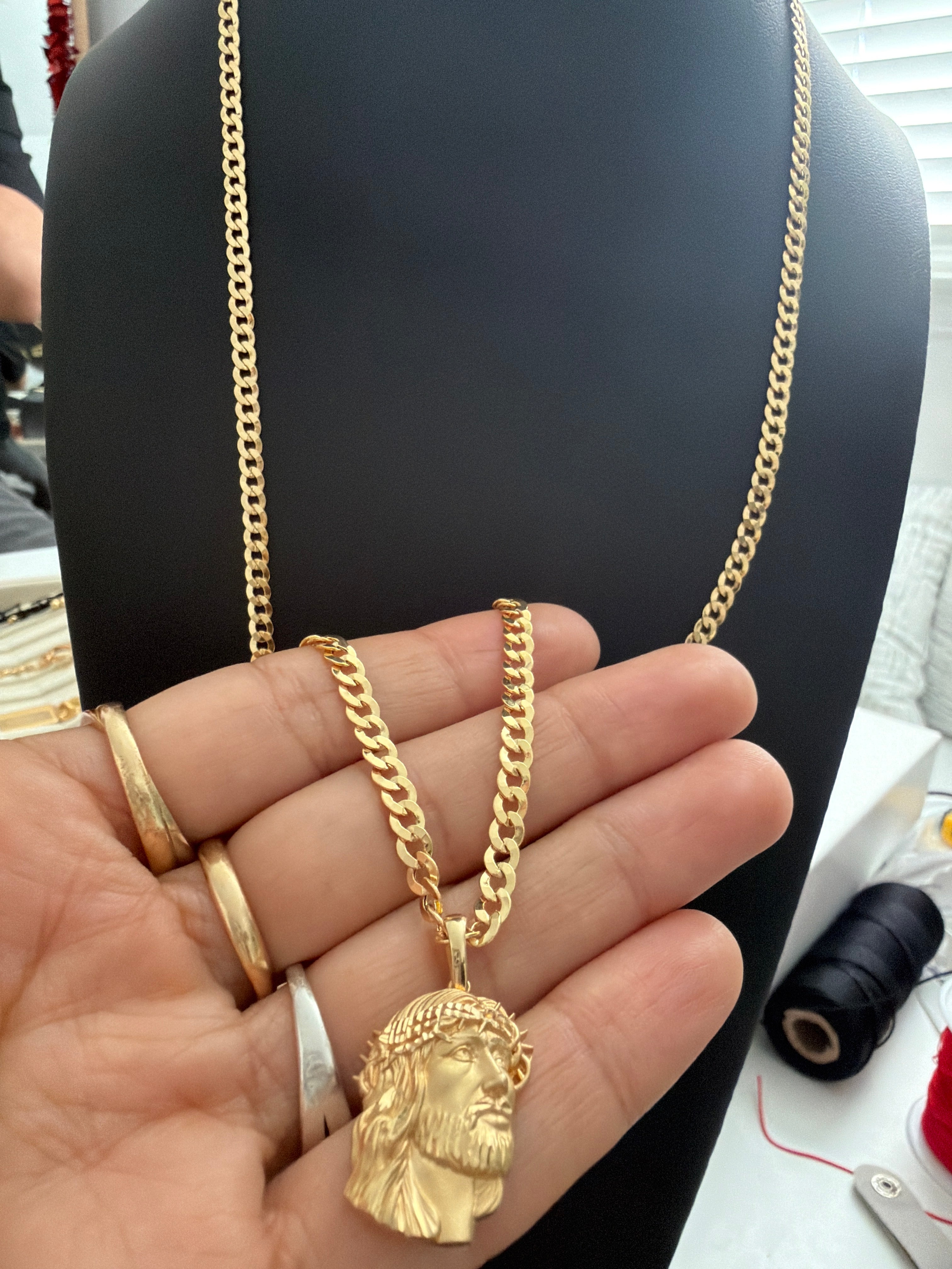 Cadena cubana más dije rostro de Jesús y argollas