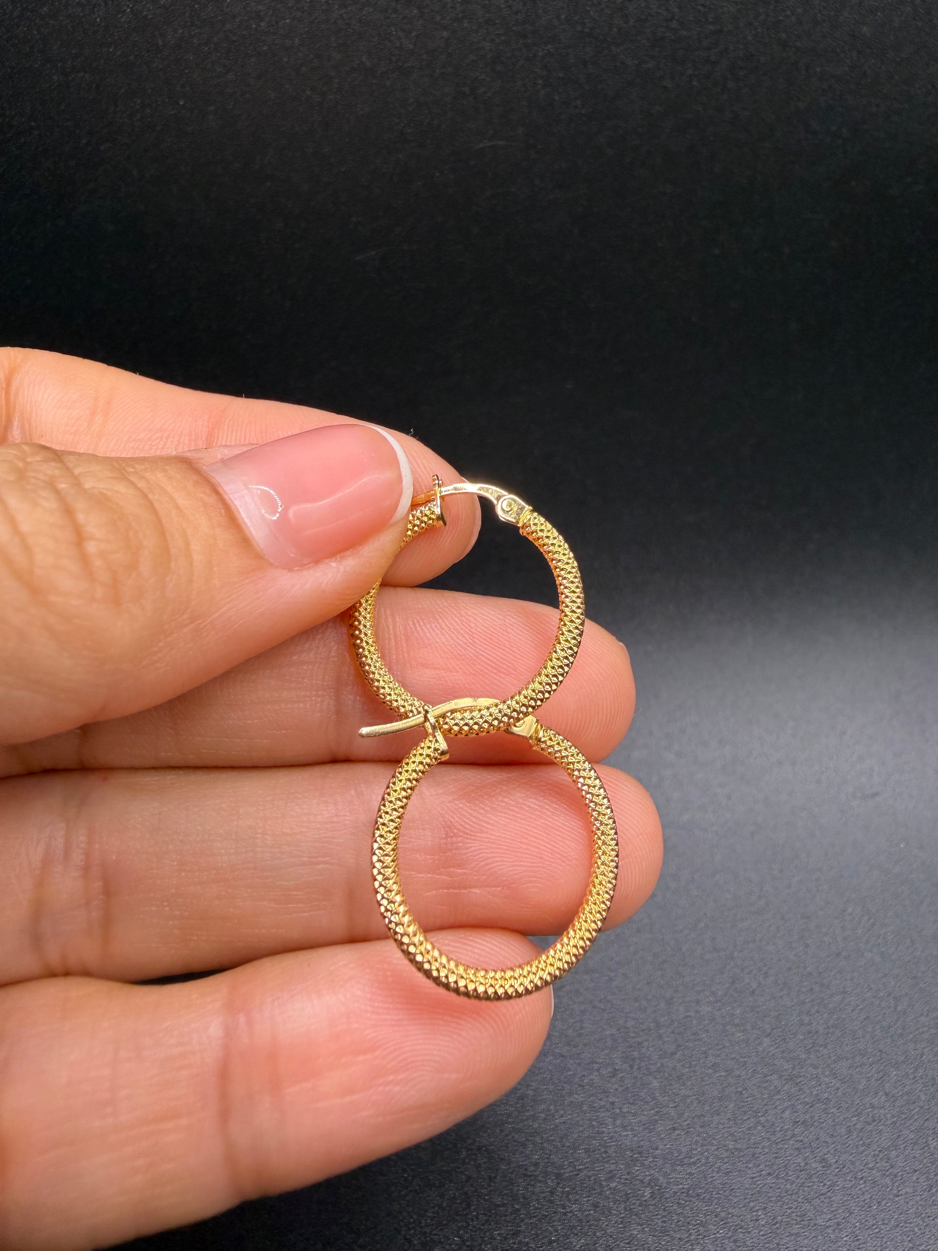 Argollas Dama , pulsera tejida y pulsera Mónaco hombre