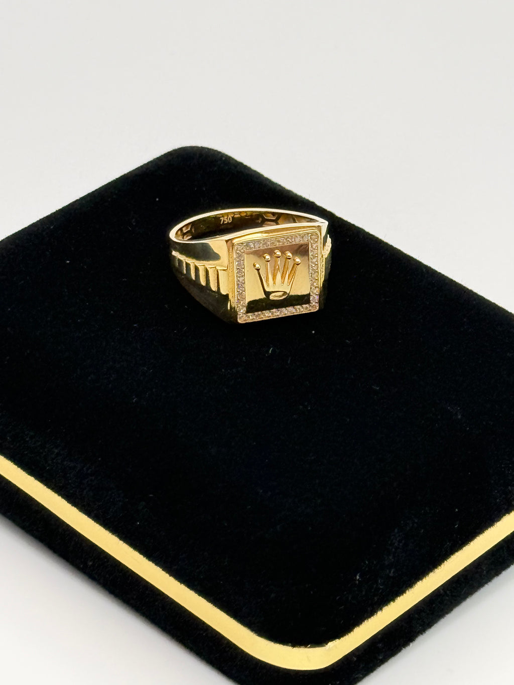18K Italian Gold Crown R.X Square Ring with White Zirconia – 4.08 g