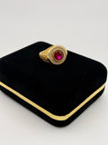 18K Italian Gold V Ring with Red Stone – 8.33 g