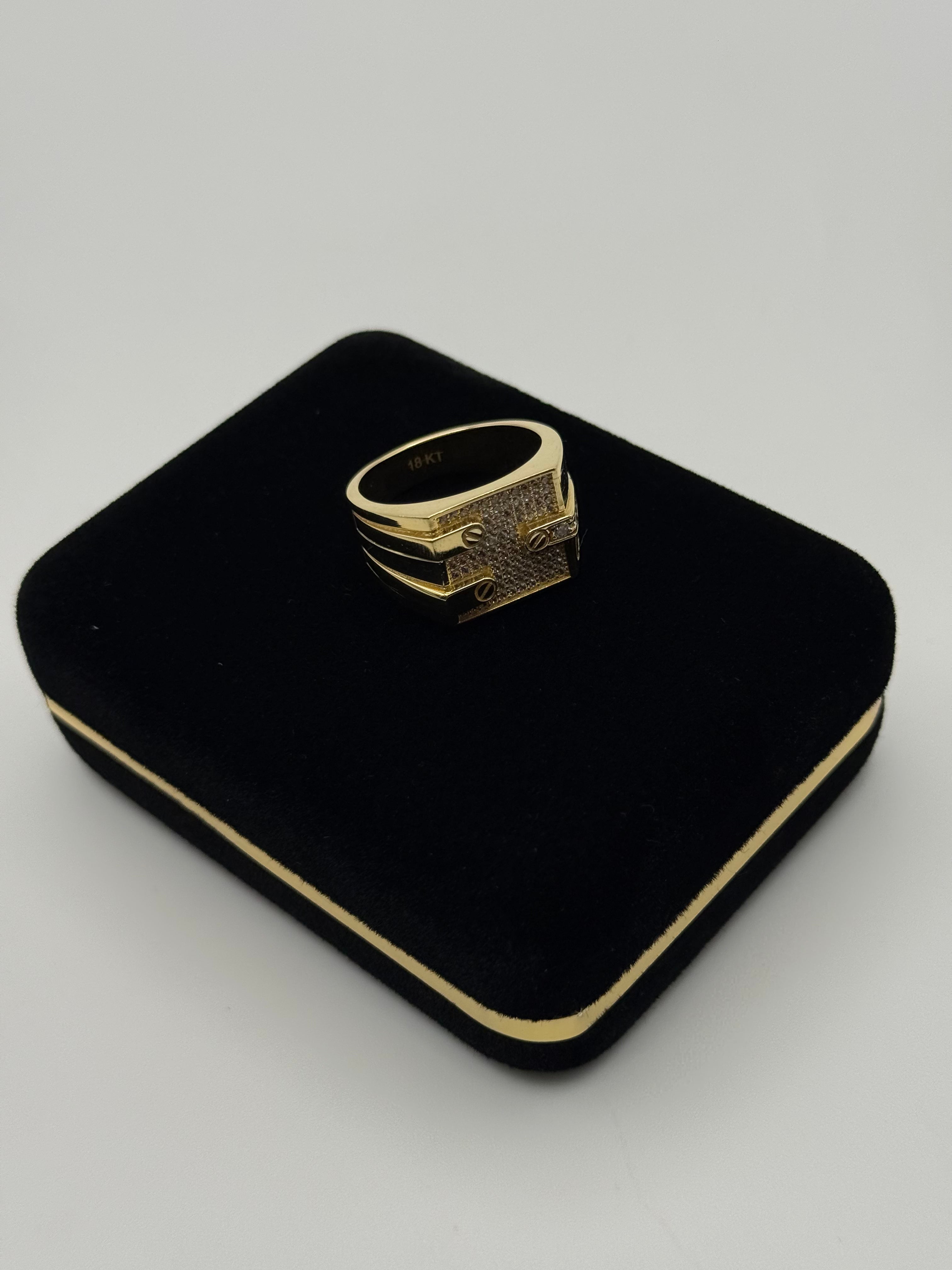Anillo C Cuadrado Zirconia Blanca Oro 18K Italiano 10.27 g