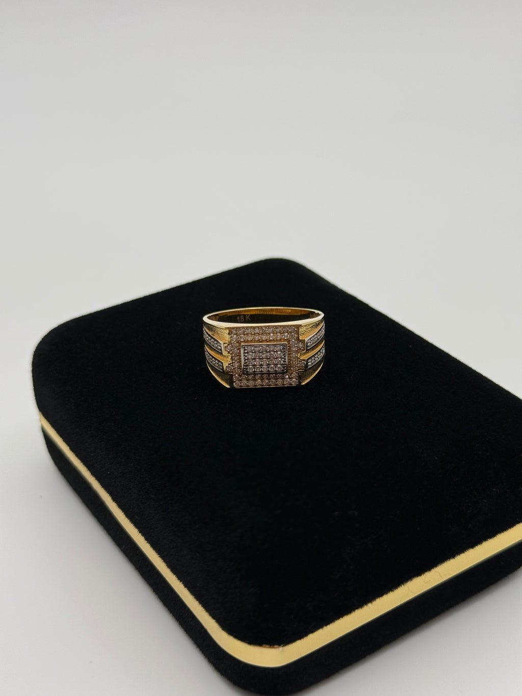 18K Gold Ring with White Zirconia – 5.80g