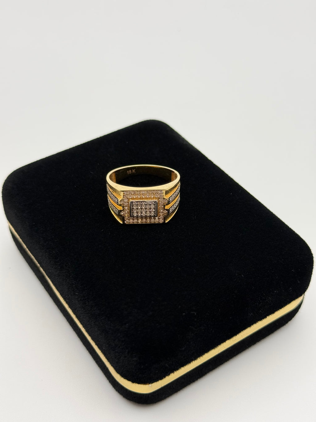 18K Gold Ring with White Zirconia – 5.80g