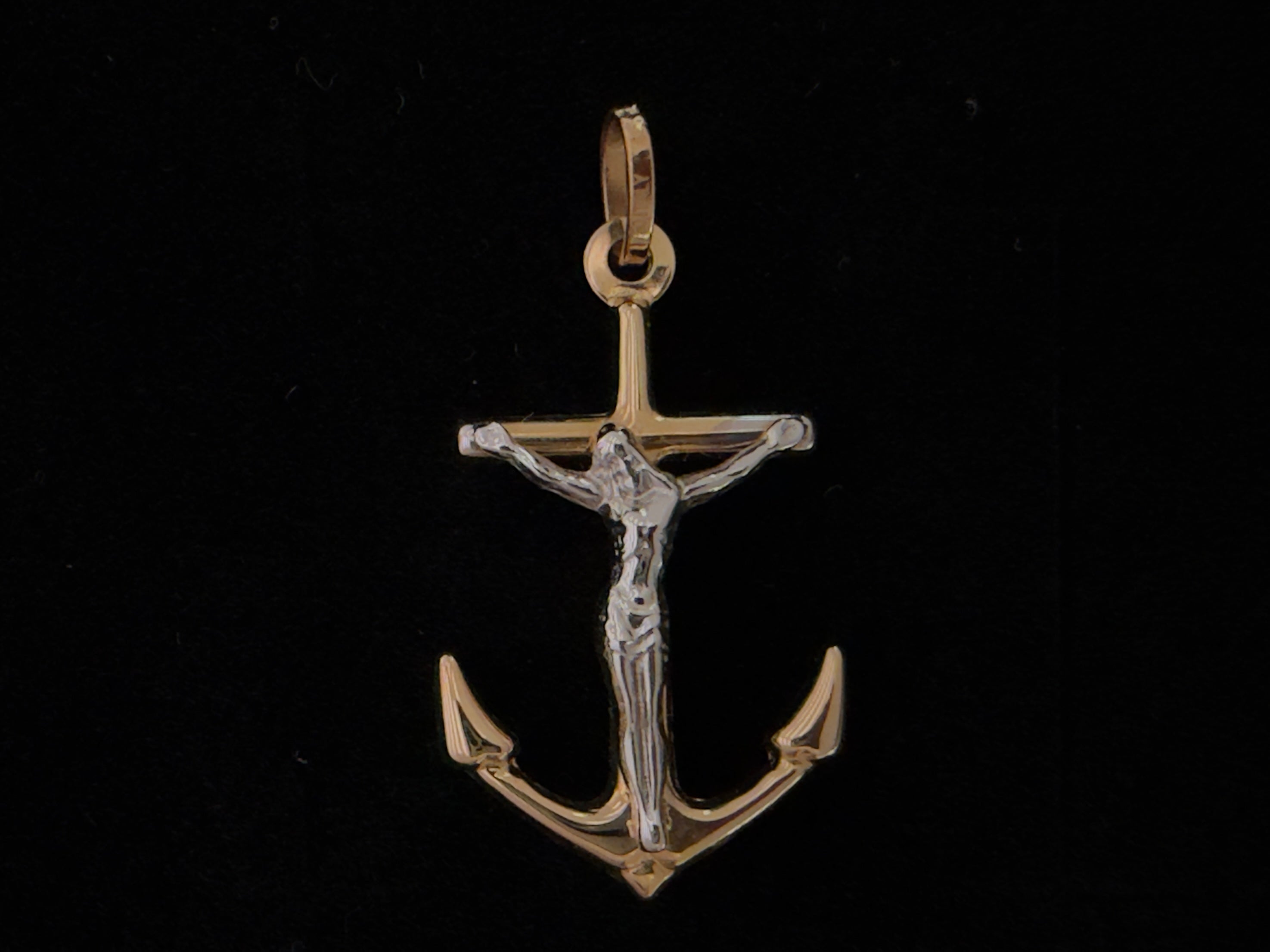 Dije Ancla Cruz Cristo Oro Blanco y Amarillo 18K Italiano 0.97  g