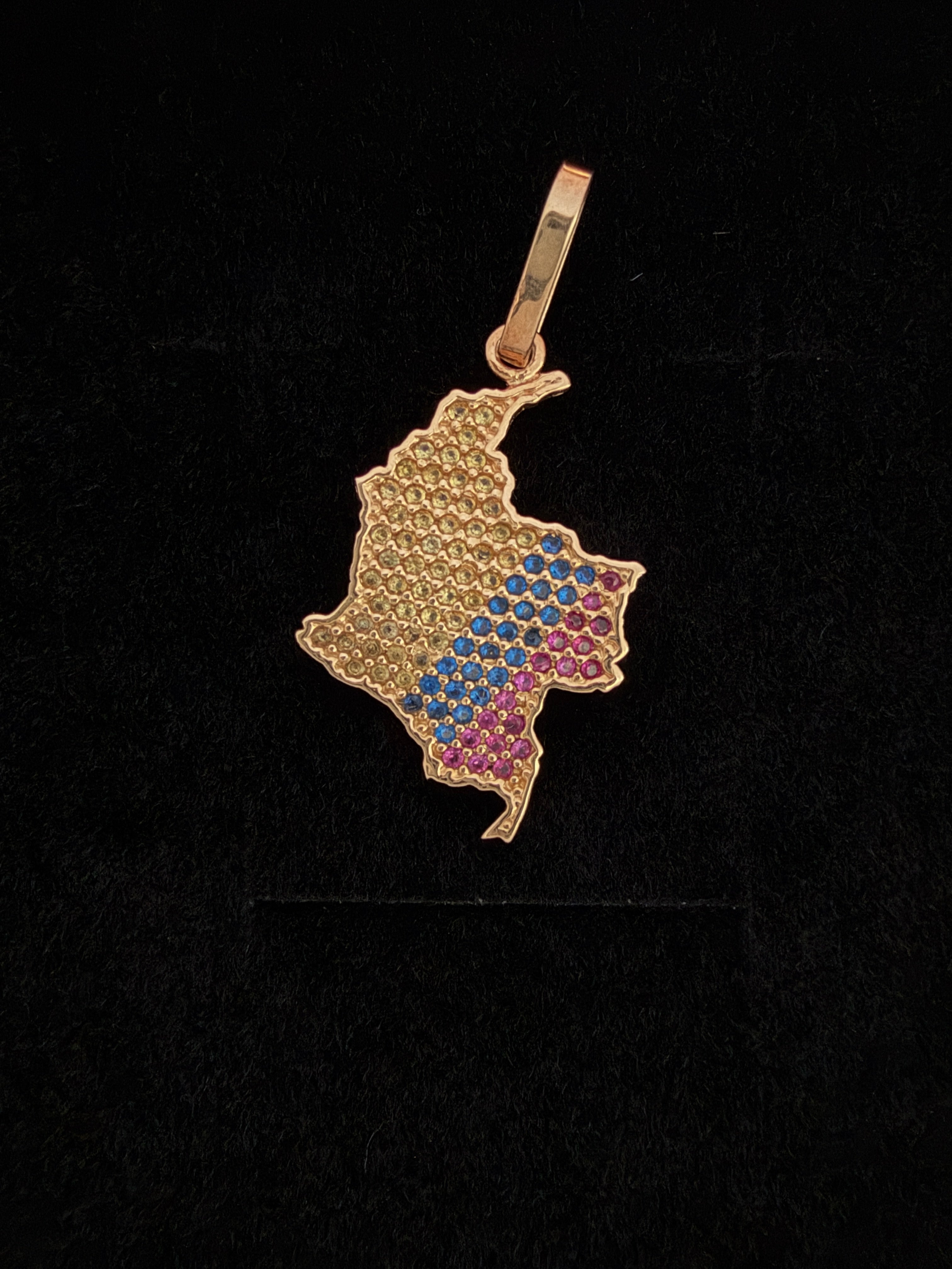 Dije Colombia Zirconias Oro 18K Italiano 1.90 g