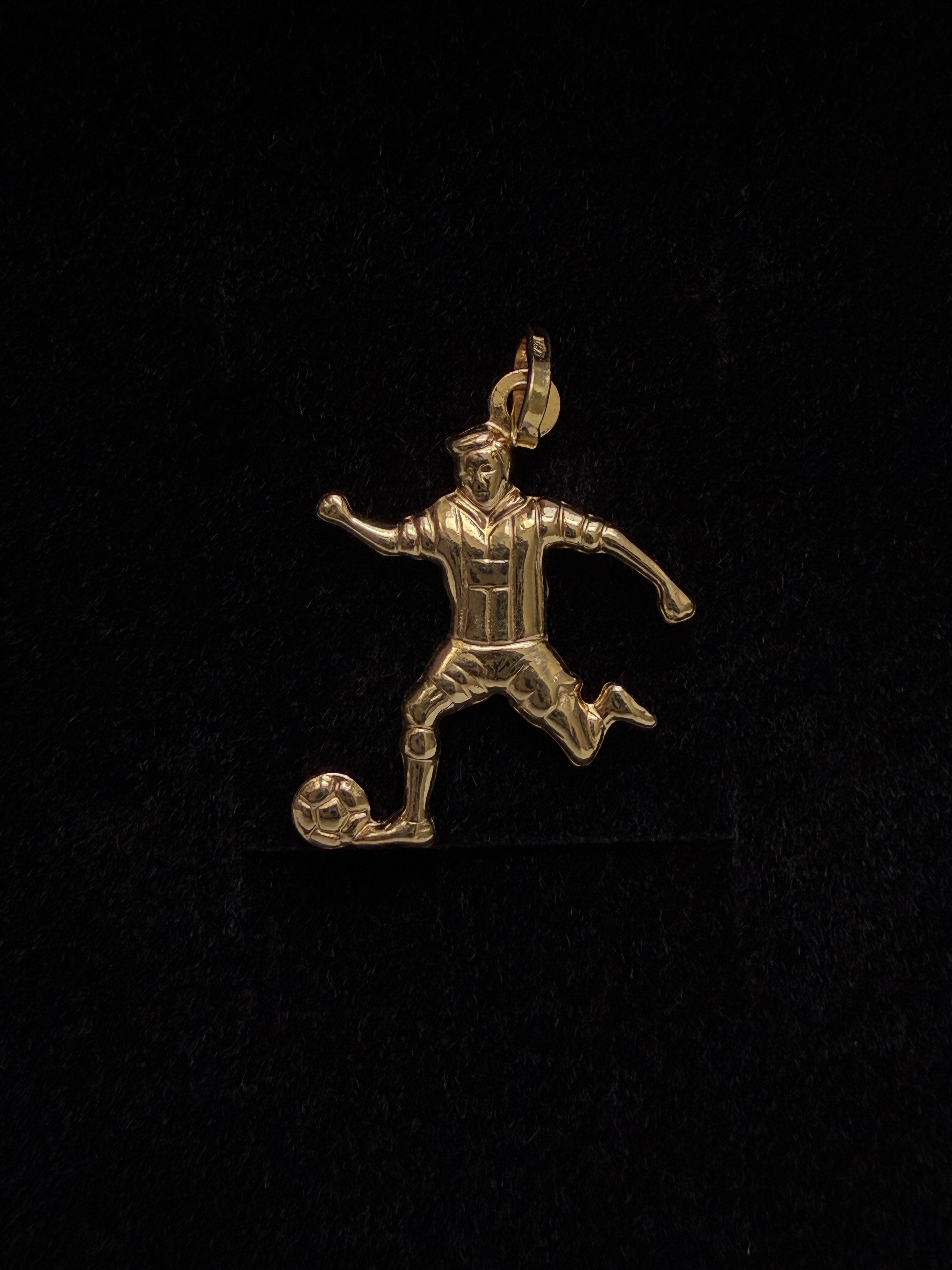 Dije Futbolista Oro 18K Italiano 1.24 g