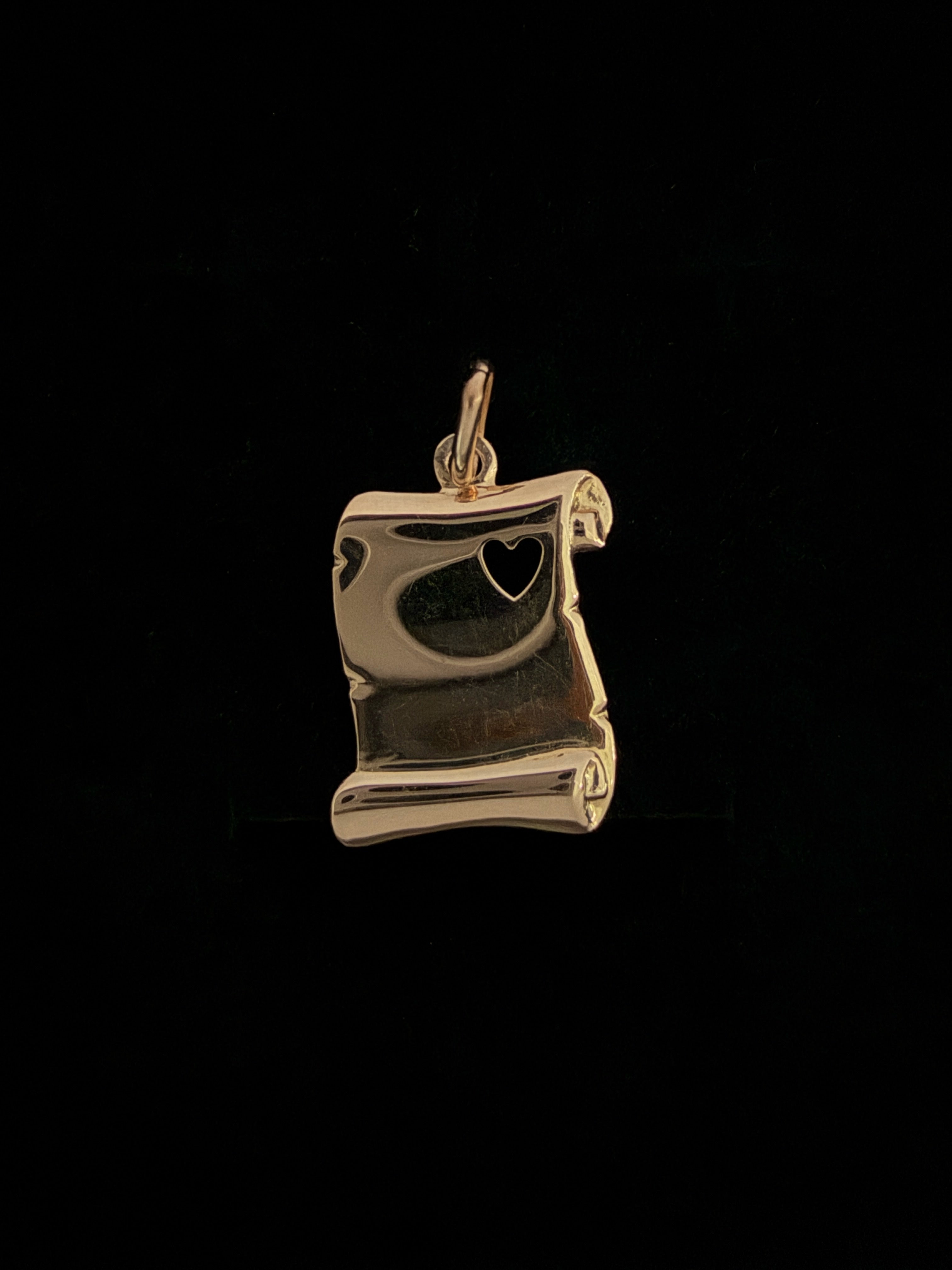 Dije Pergamino Oro 18K Italiano