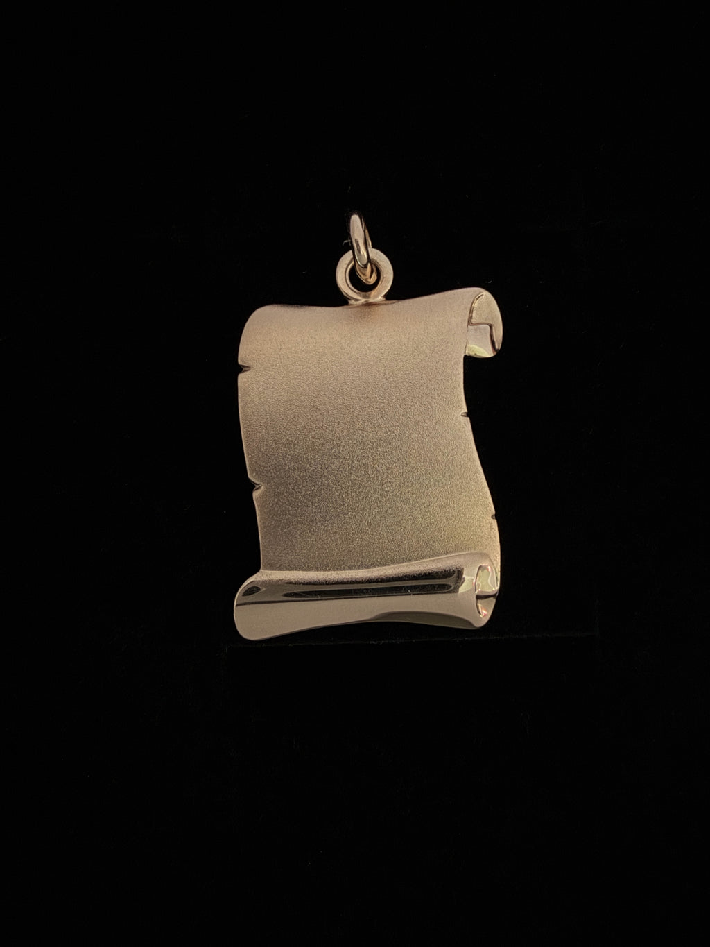 Dije Pergamino Oro 18K Italiano