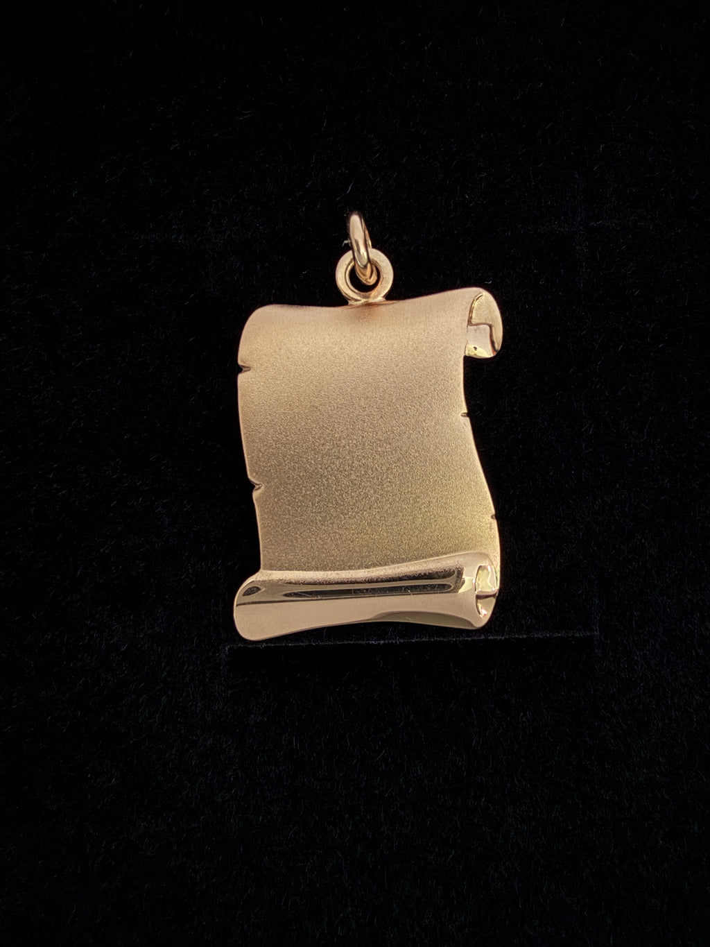 Dije Pergamino Oro 18K Italiano