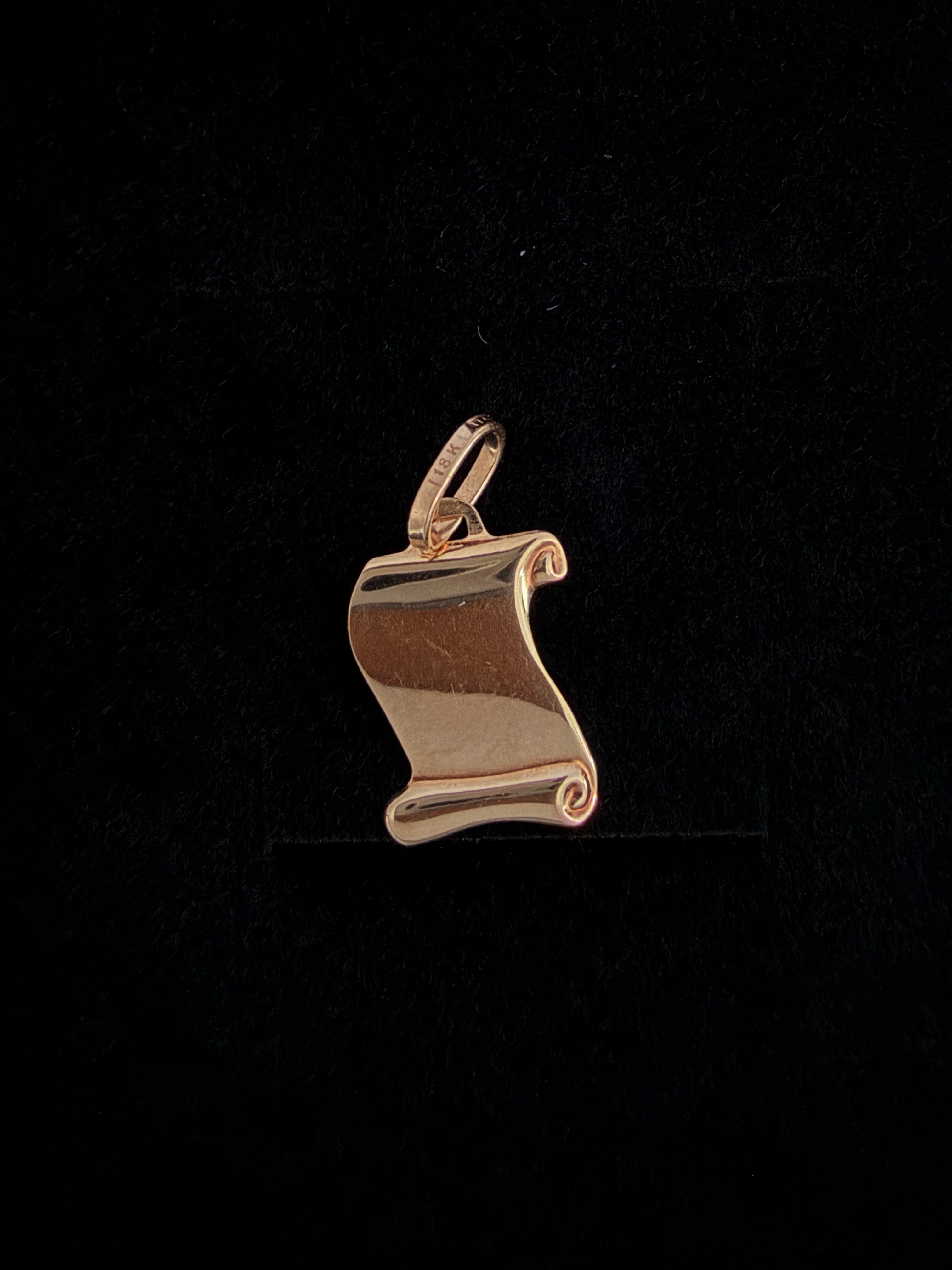 Dije Pergamino Oro 18K Italiano