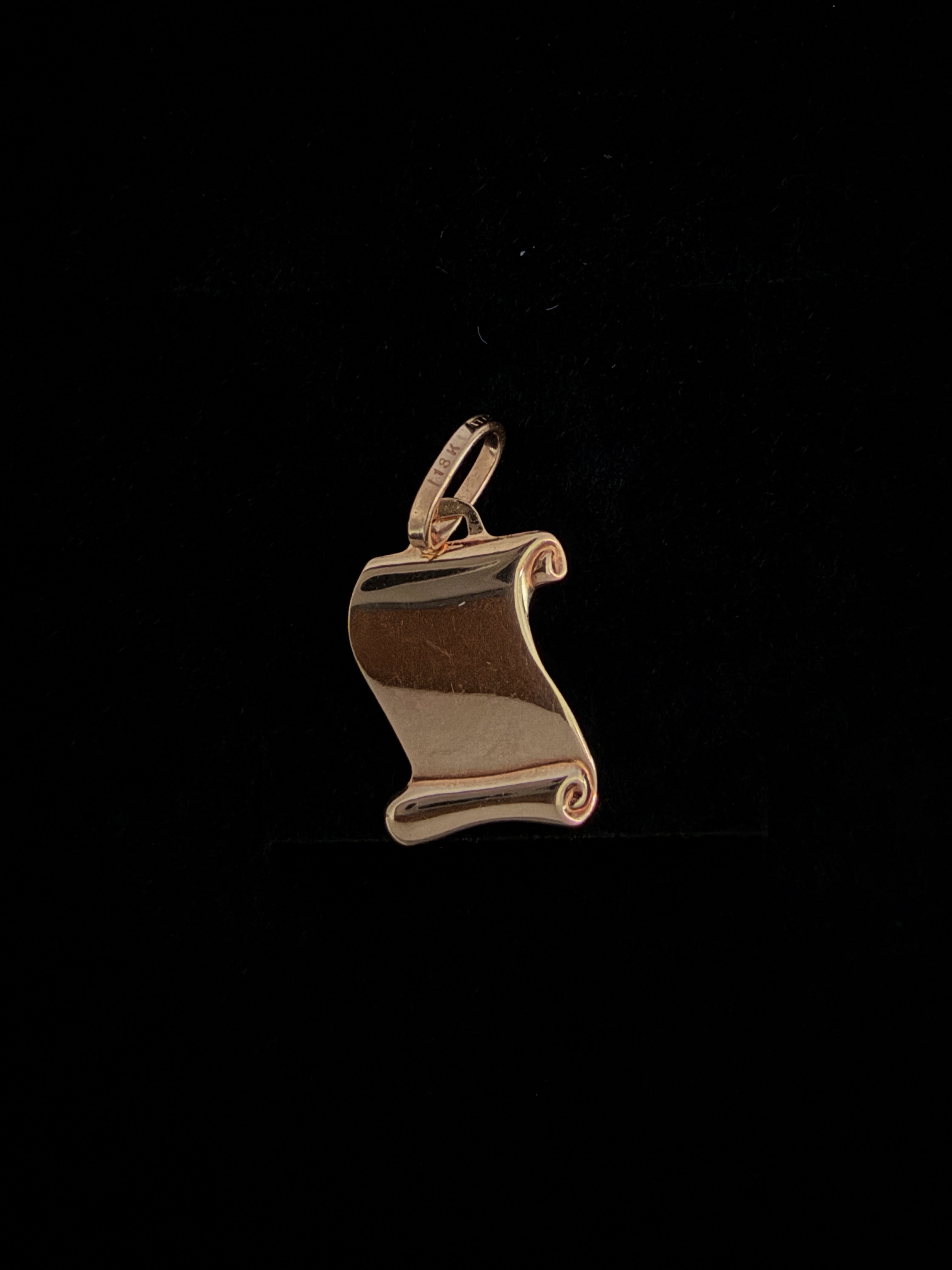 Dije Pergamino Oro 18K Italiano