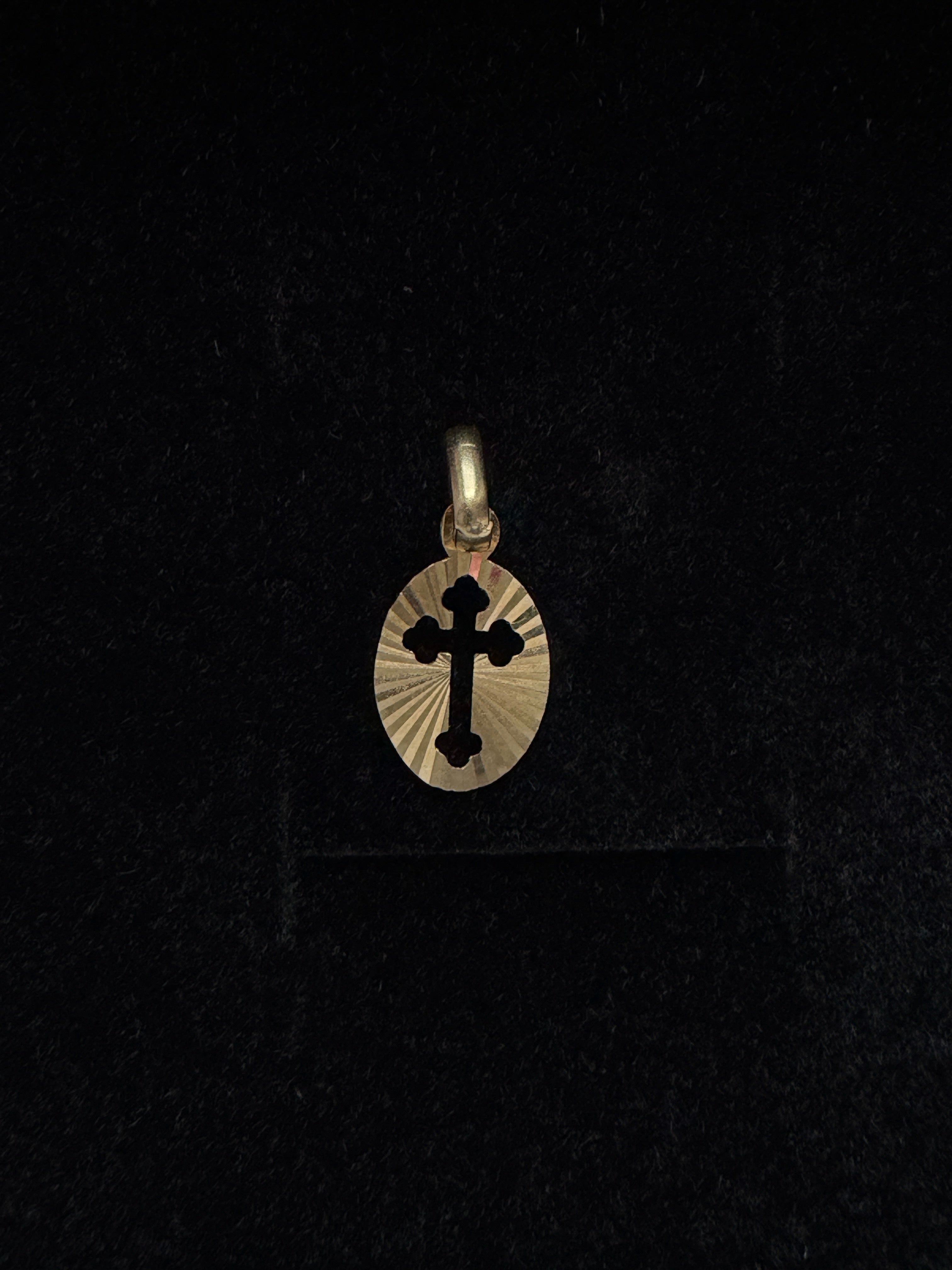 Dije Cruz Oro 18K Italiano 0.58