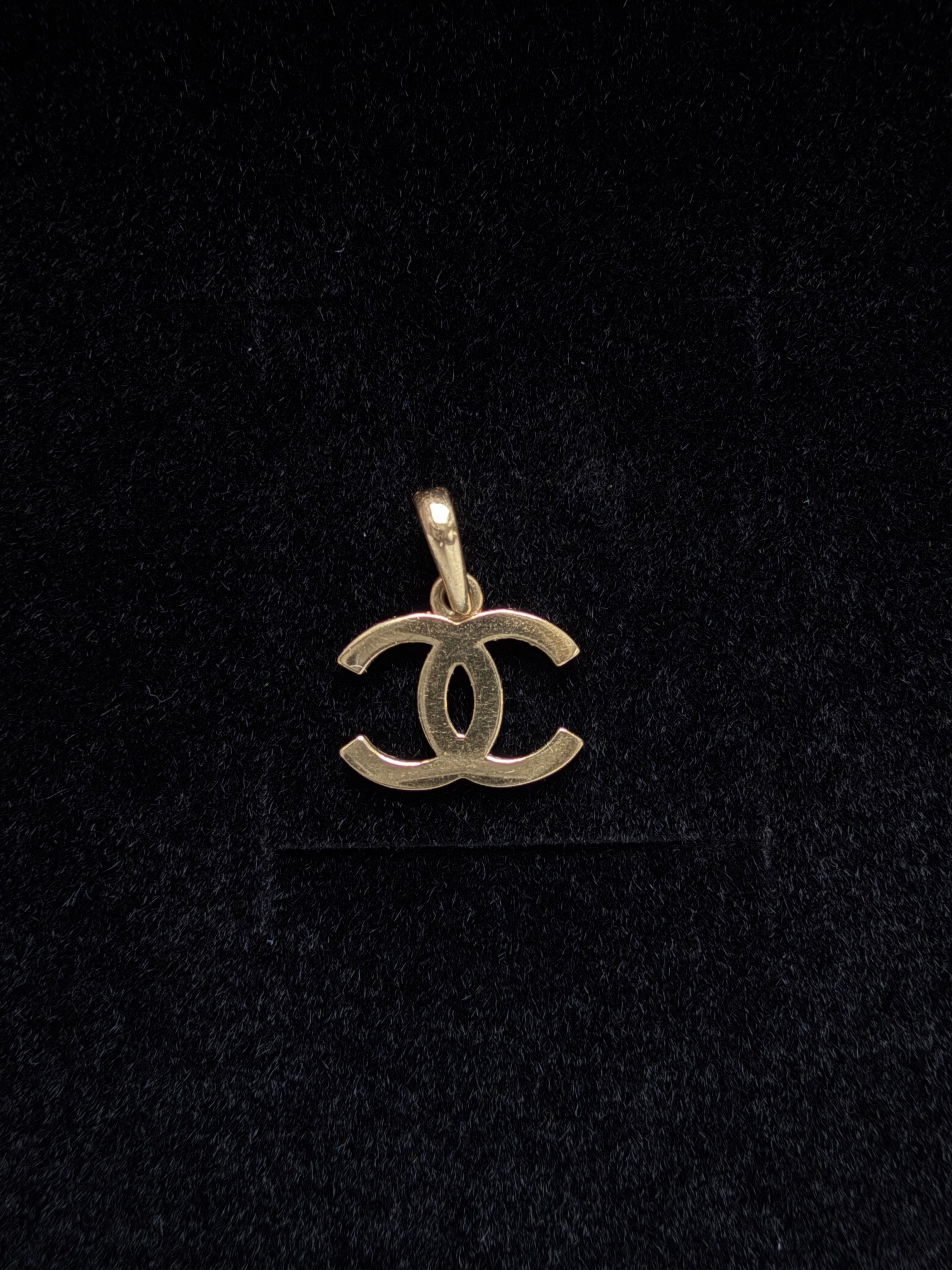 Dije CC Oro 18K Italiano 0.70 g