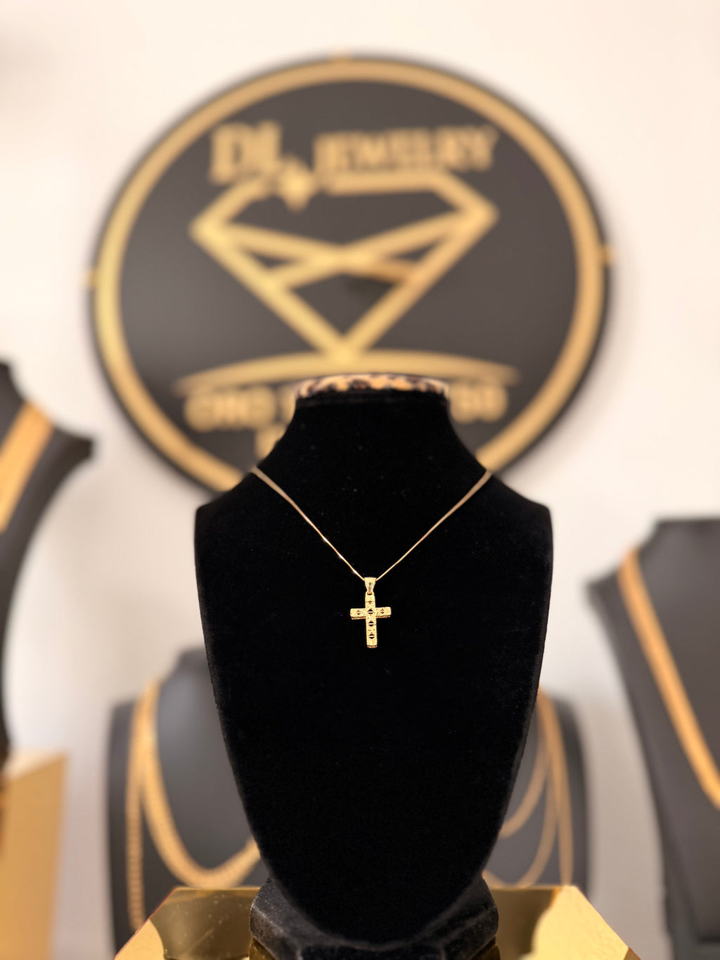 Dije Cruz Oro 18K Italiano 1.40  g