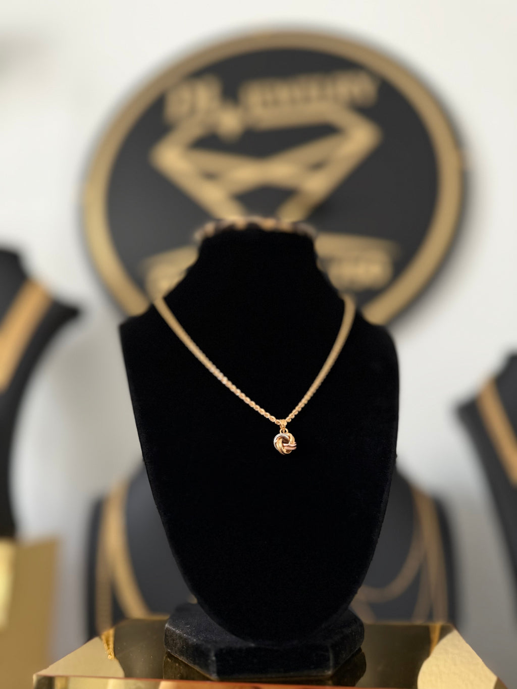 Dije Nudo 3 Colores Oro 18K Italiano 0.62  g