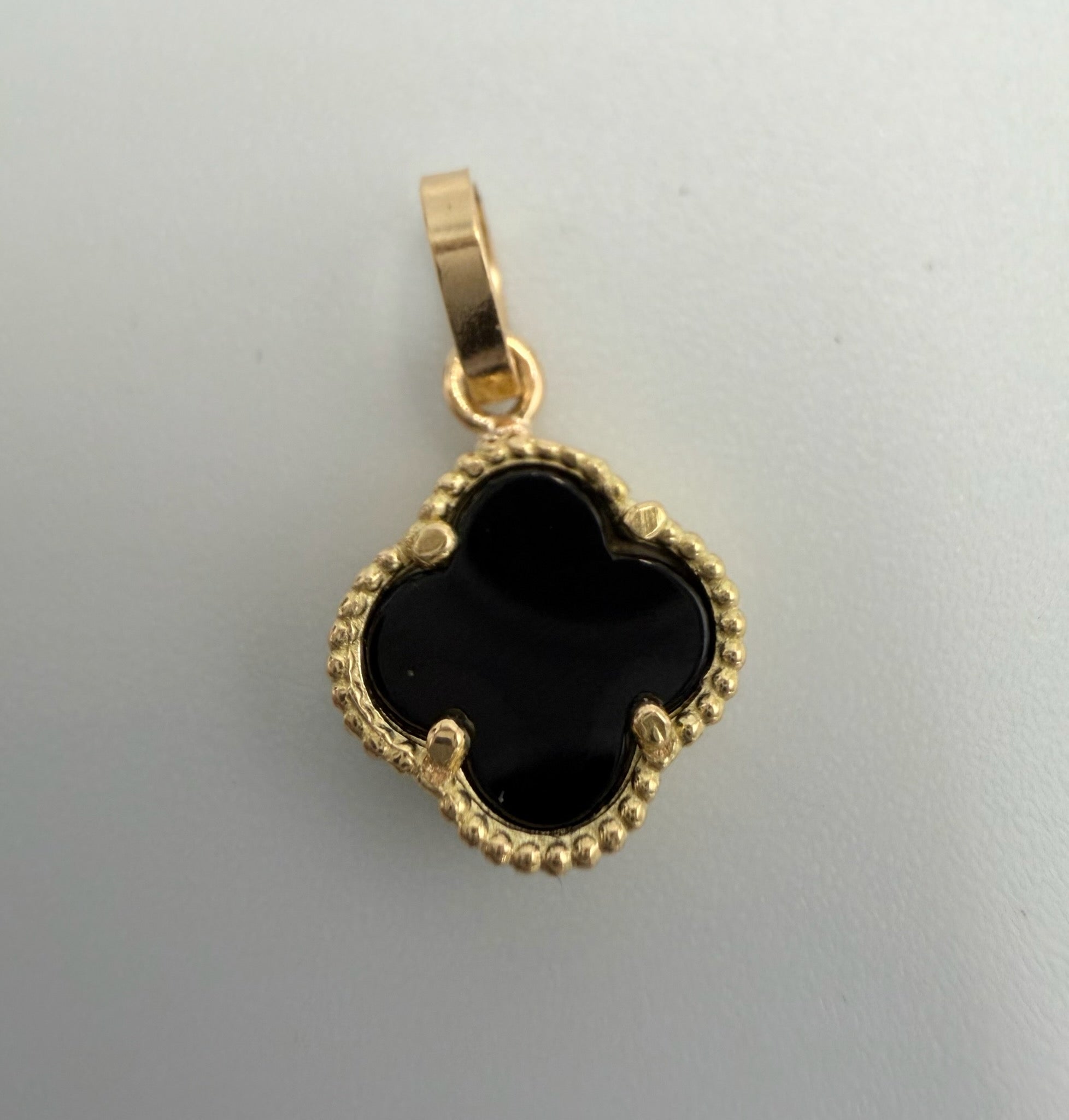 18K Gold V.C Black Pendant - 1.09 g