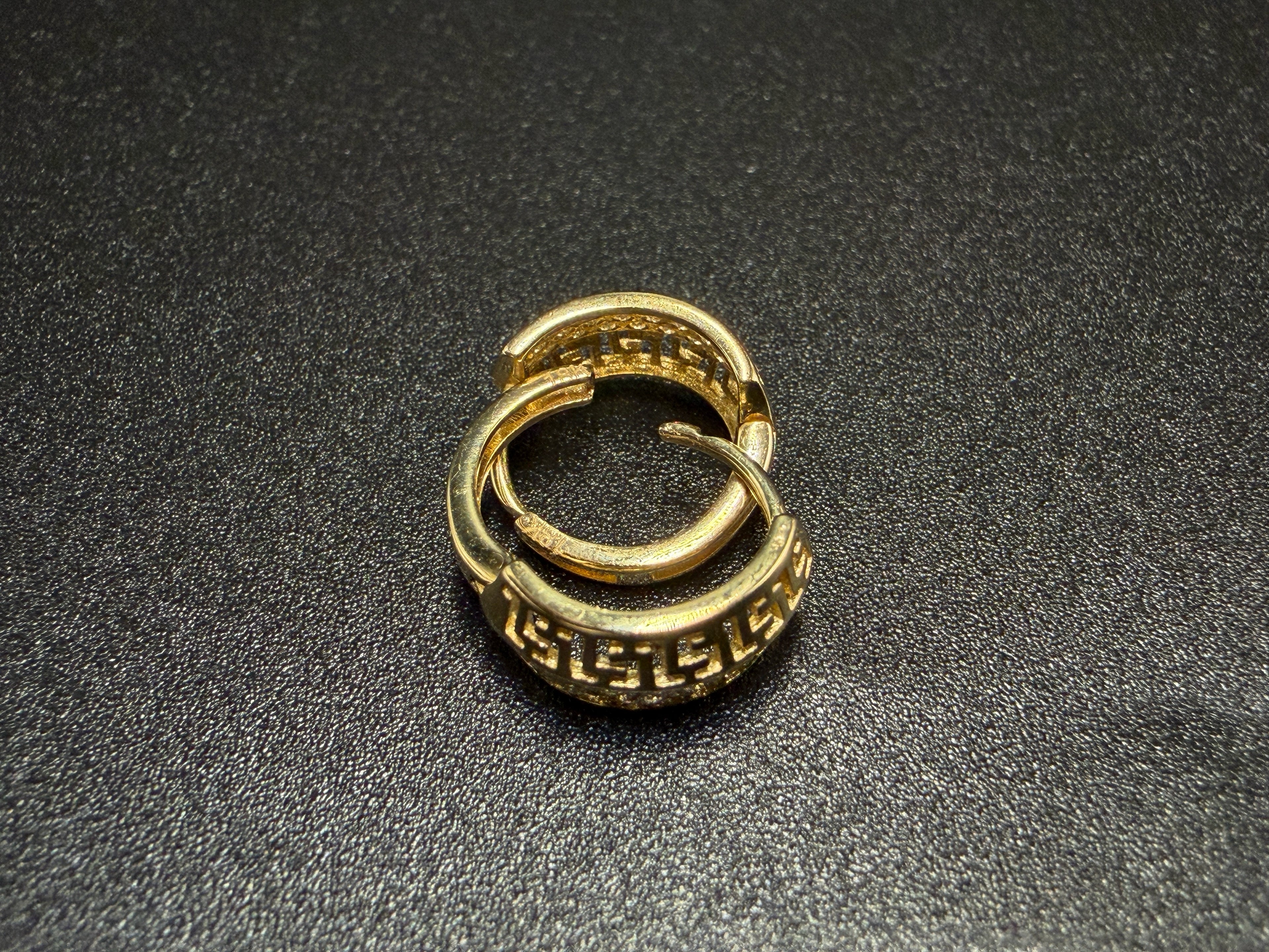 Argollas - Candongas V Oro 18K Italiano 1.90 g