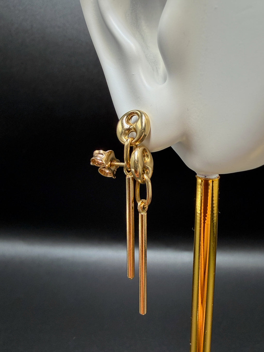 18K Gold Gucci Link Hoop Earrings – 1.77 g