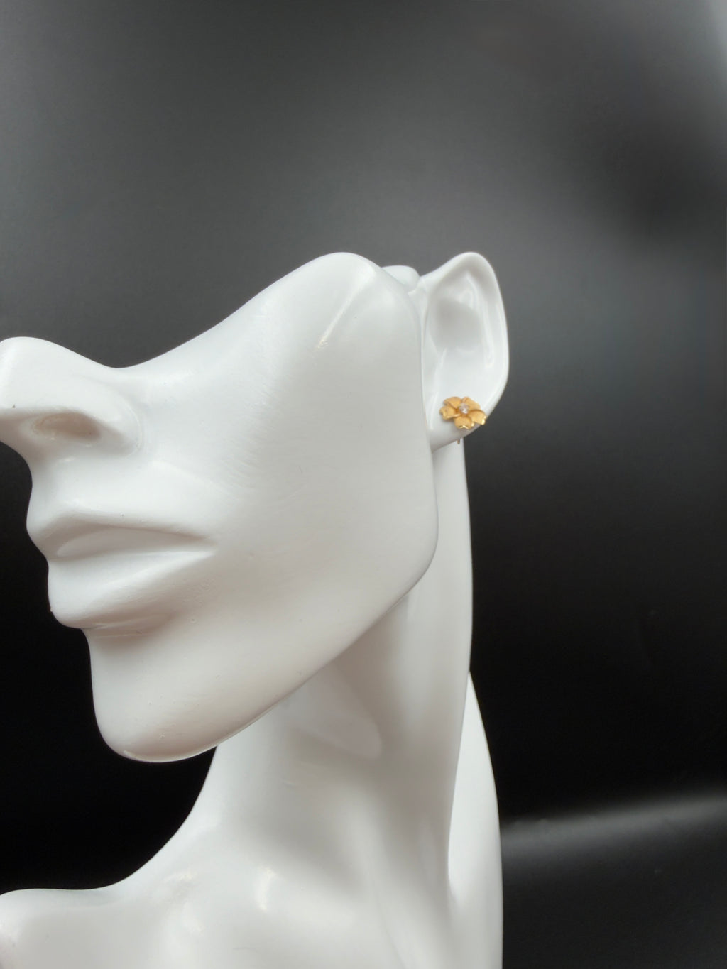 Aretes - Topos Flor Zirconia Blanca Oro 18K Italiano 1.26 g