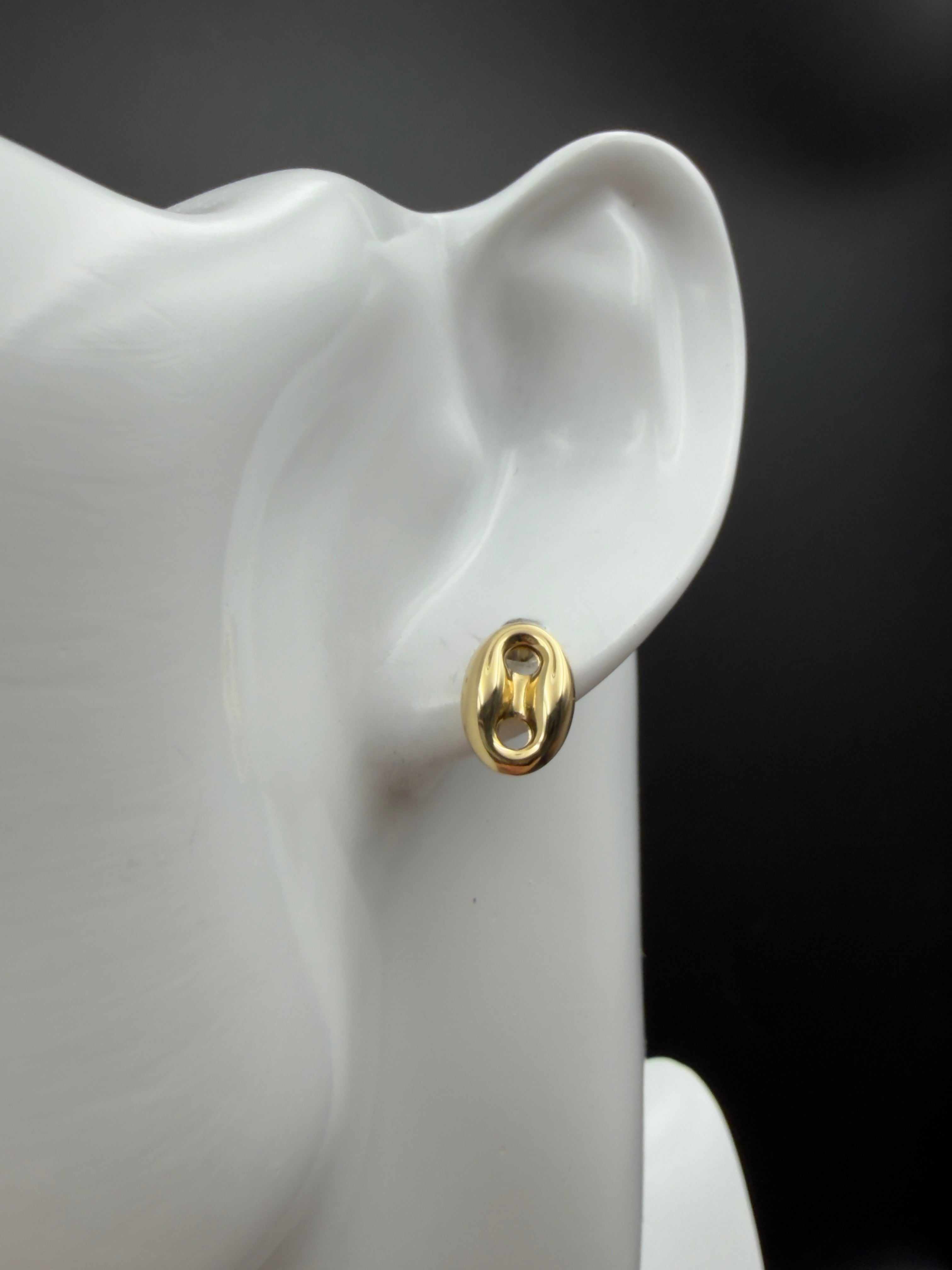18K Gold Gucci Stud Earrings
