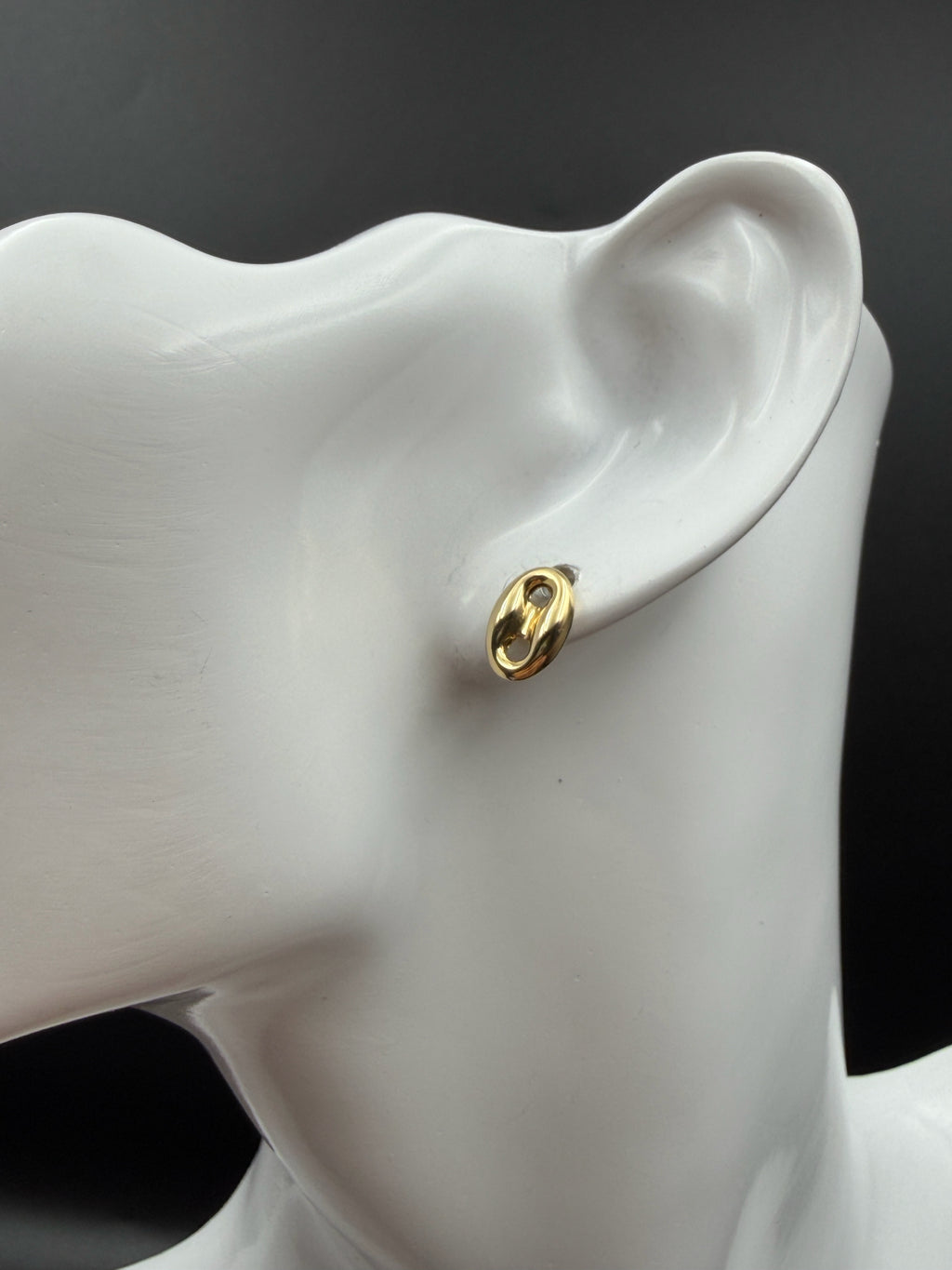 18K Gold Gucci Stud Earrings