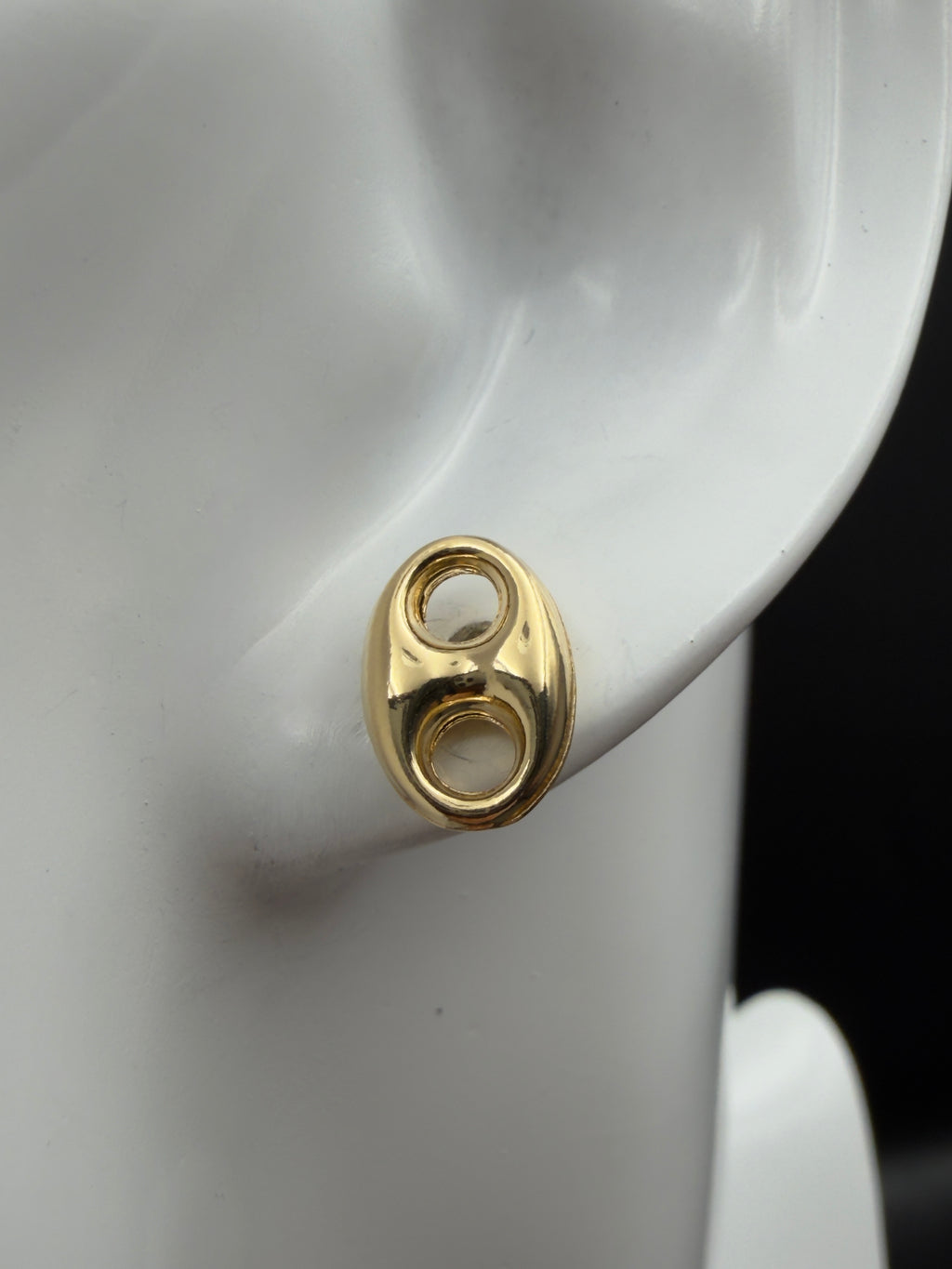18K Gold Gucci Stud Earrings
