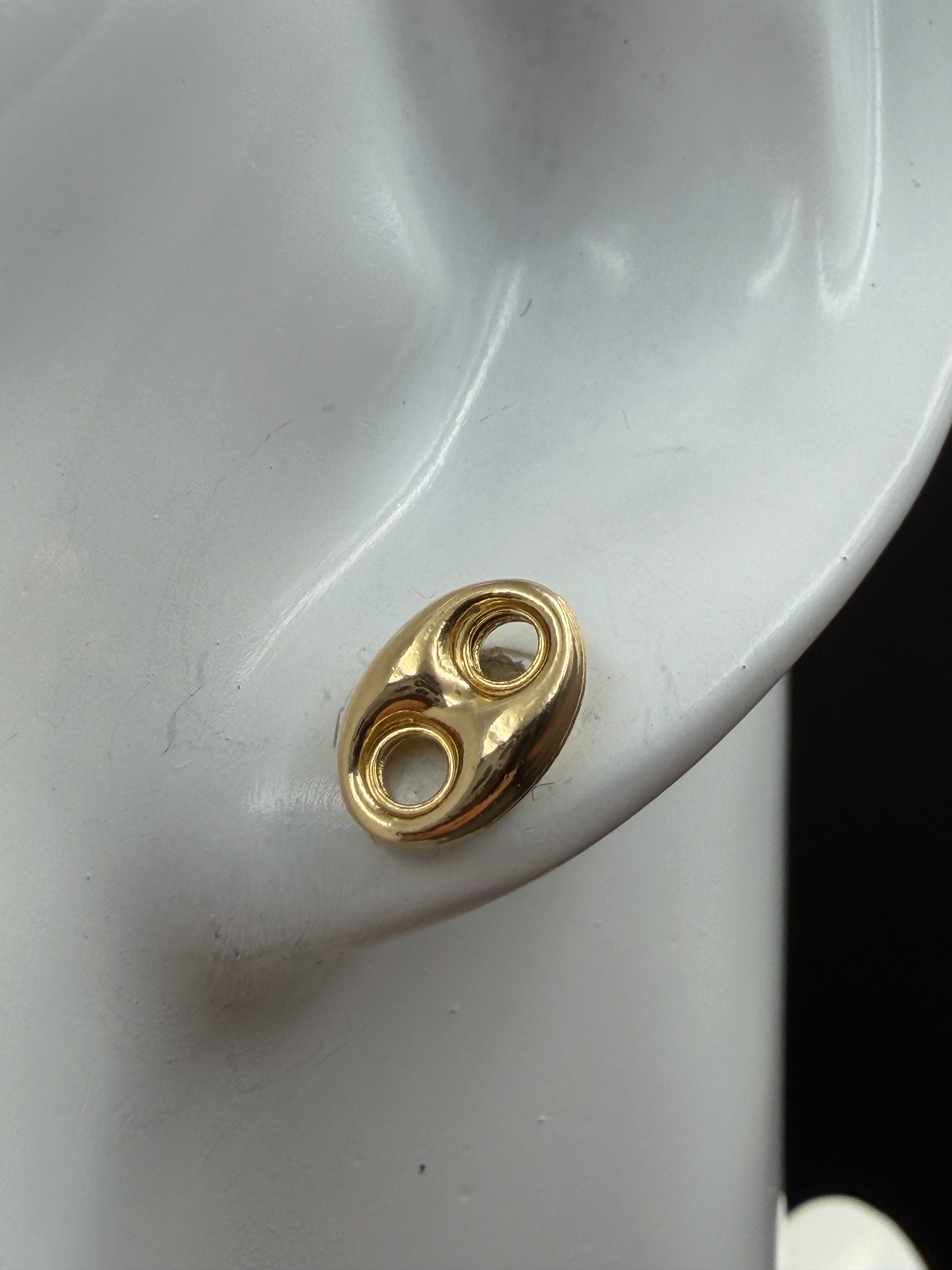 18K Gold Gucci Stud Earrings