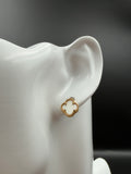 18K Gold V.C White Earrings - 2.20 g