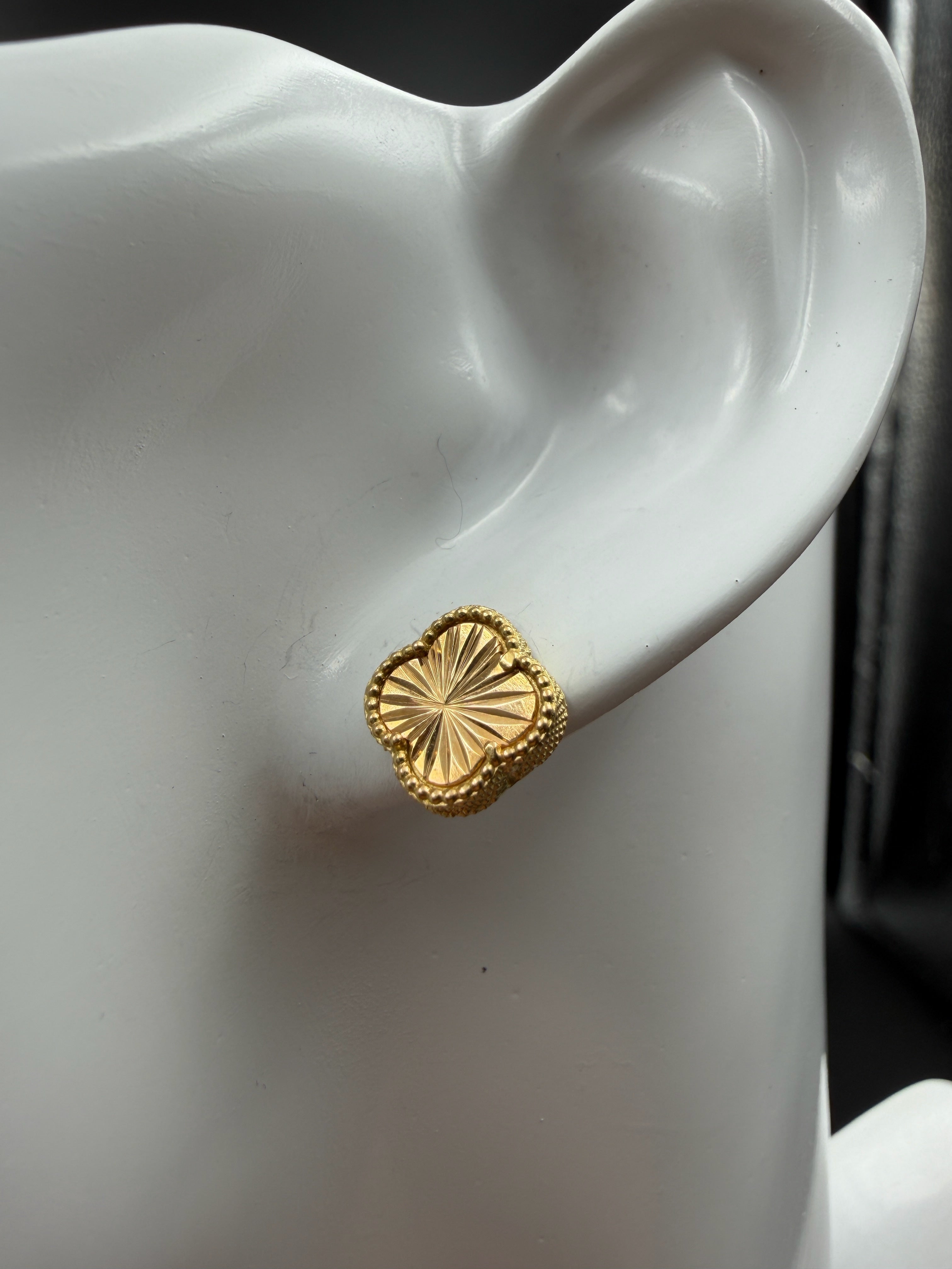 18K Gold V.C Stud Earrings