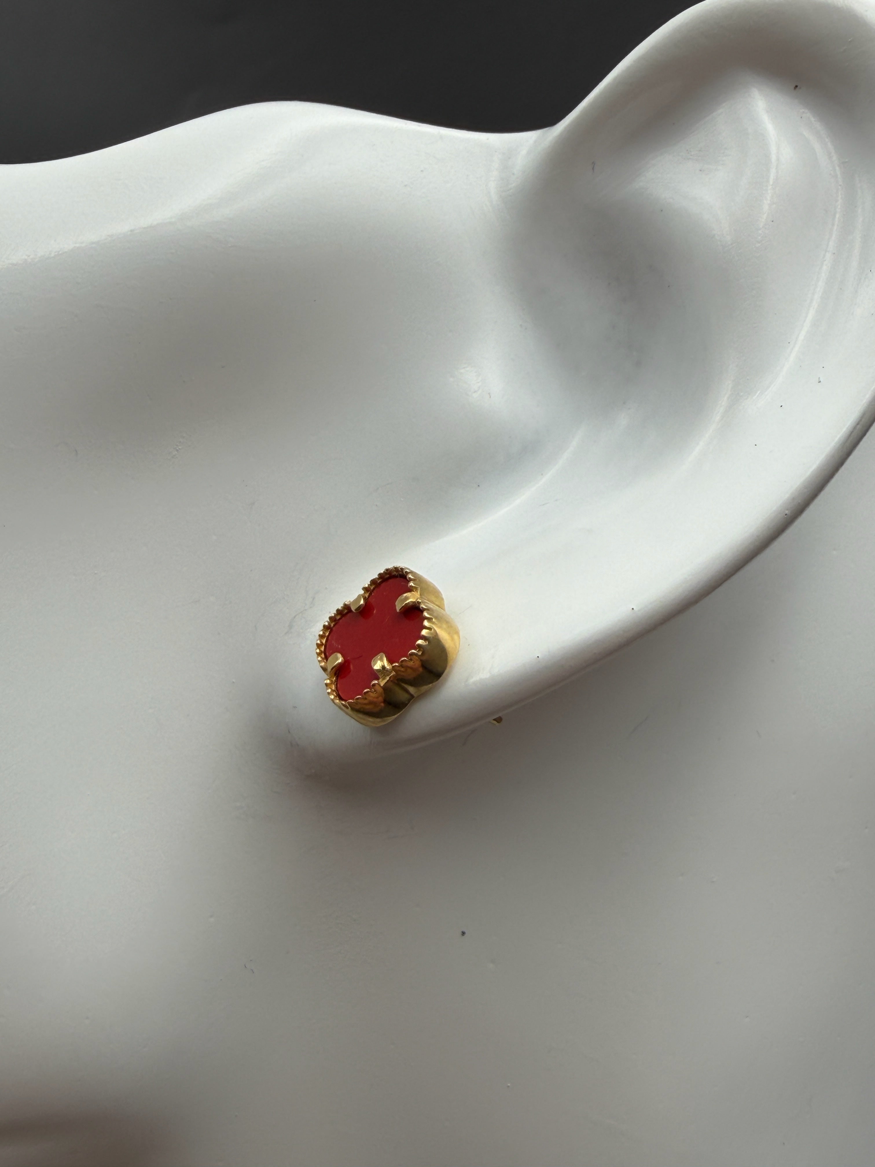 18K Gold V.C Red Earrings - 2.60 g