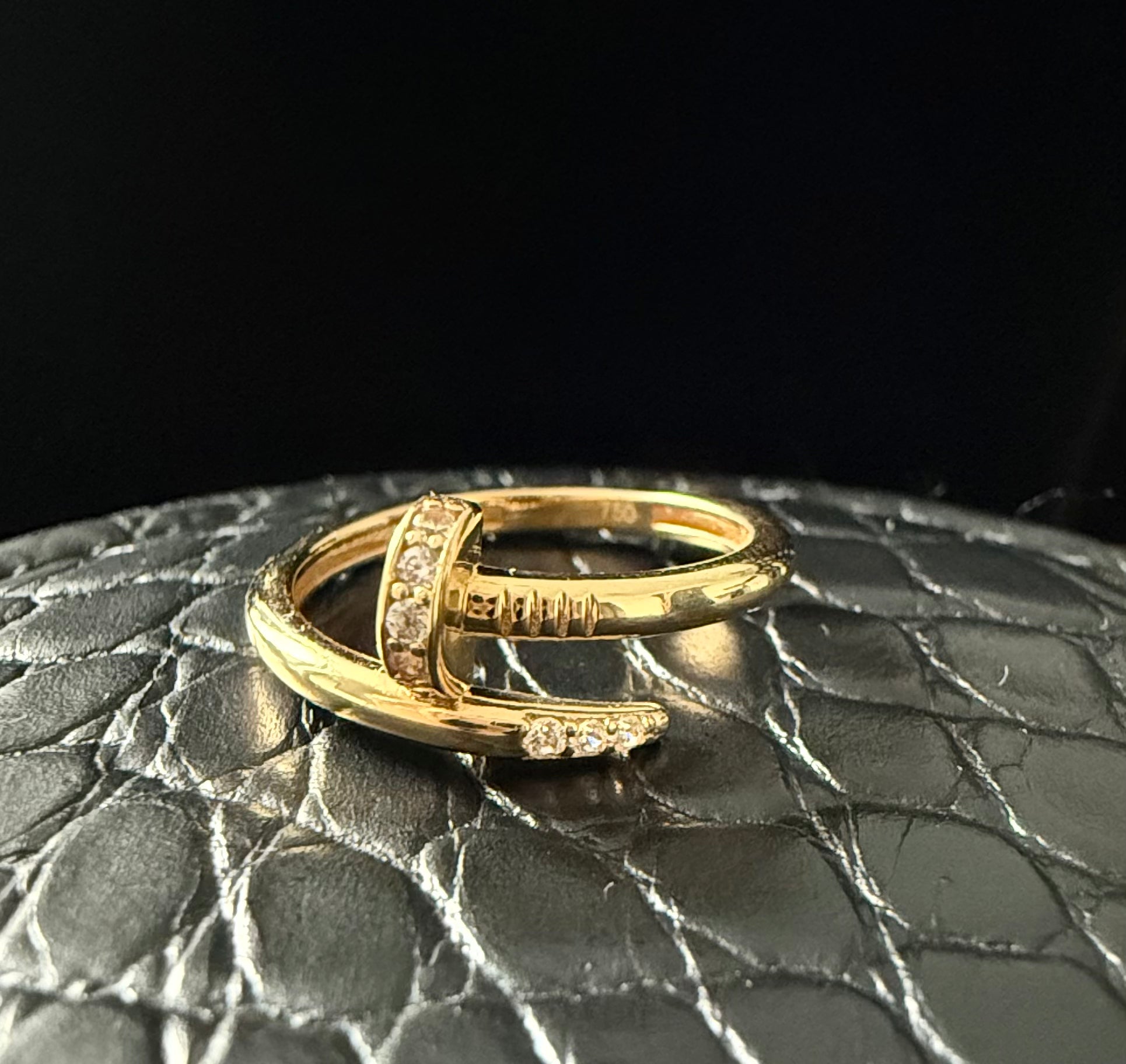 Anillo Clavo Zirconia Blanca Oro 18K Italiano  2 g