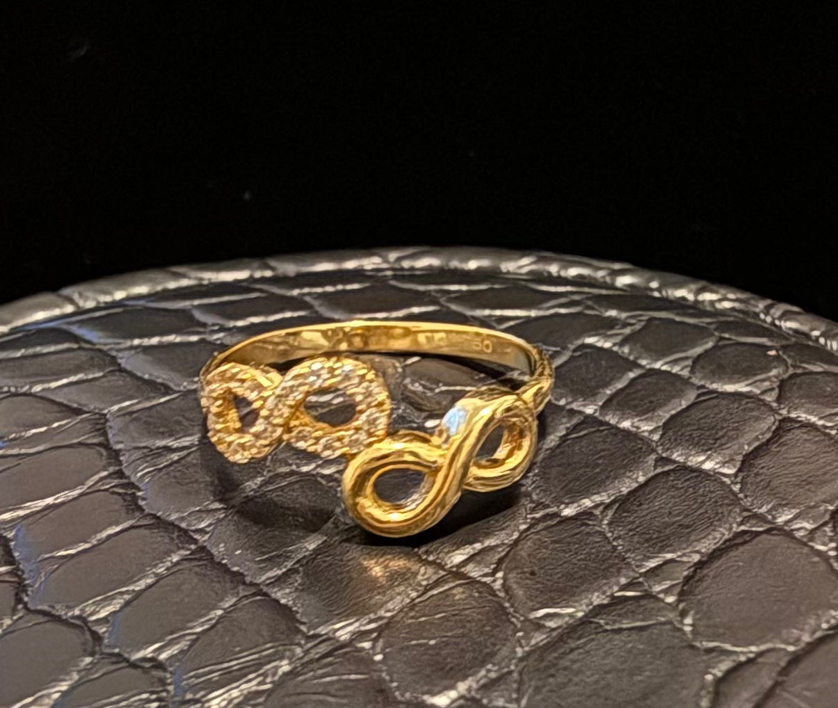 Anillo Infinito Zirconia Blanca Oro 18K Italiano 1.82  g