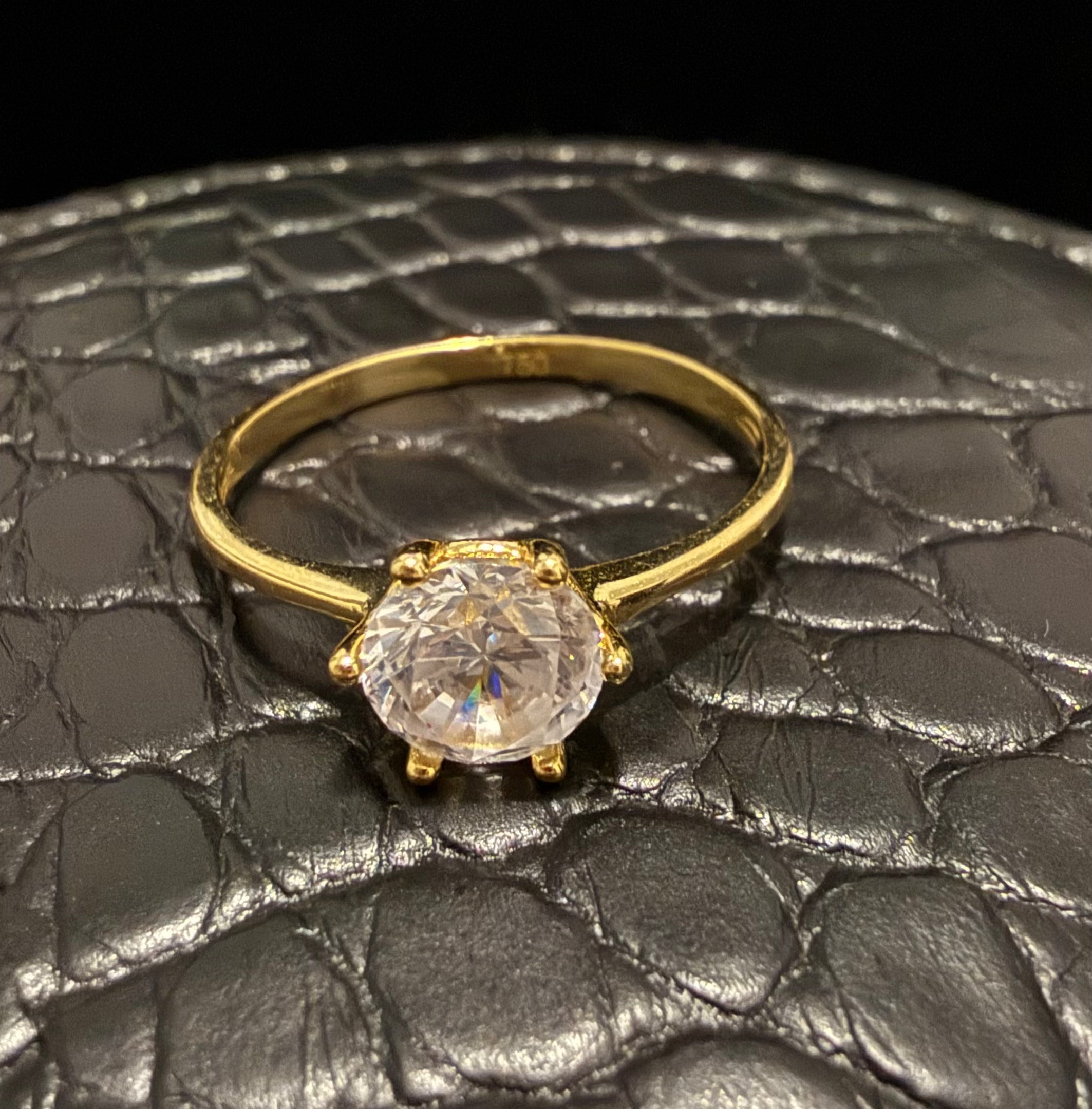 Anillo Compromiso Zirconia Blanca Oro 18K Italiano 2.07  g