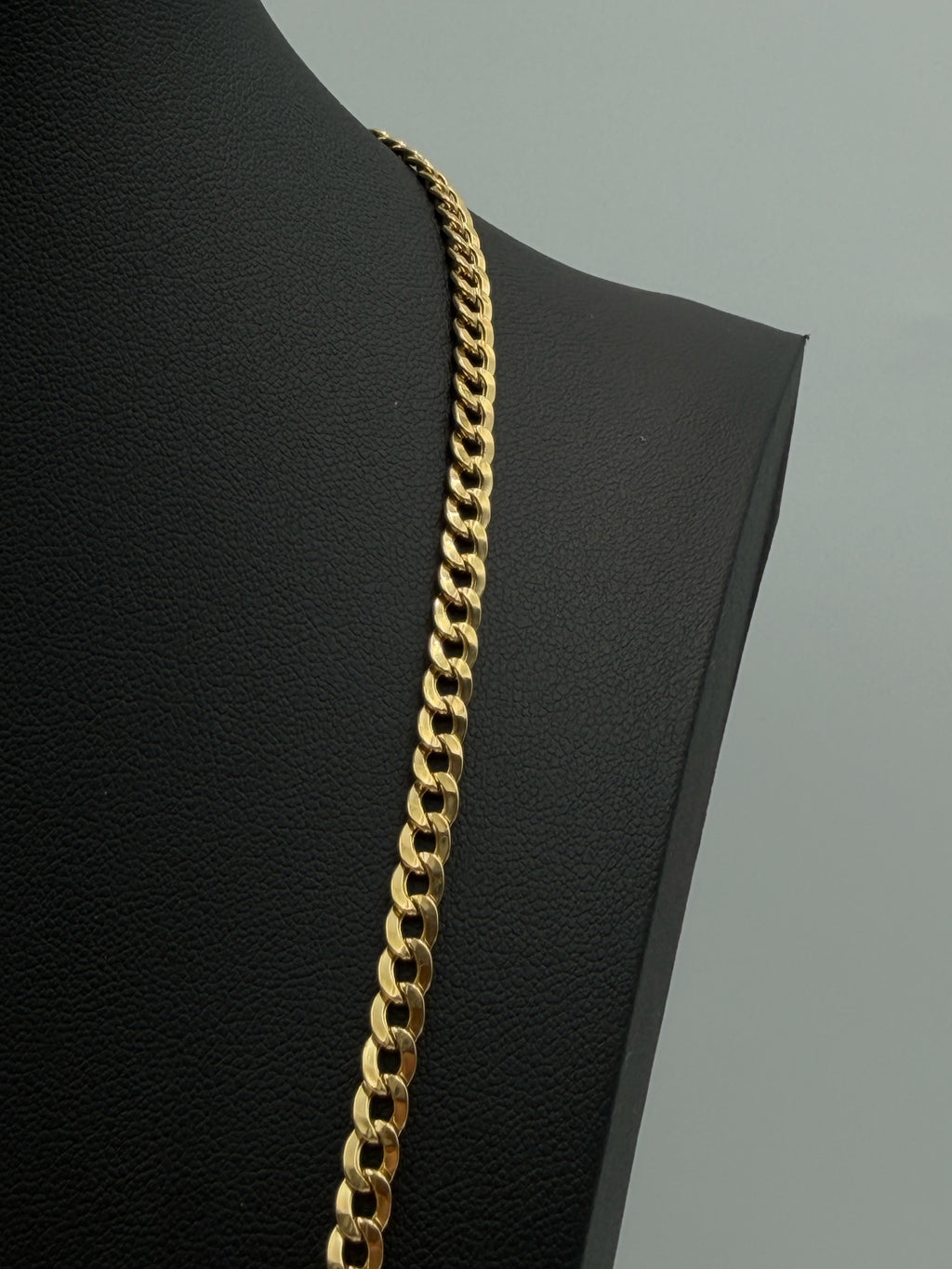 18K Gold Diamond-Cut Cuban Link Chain – 7.86 & 8.04 g