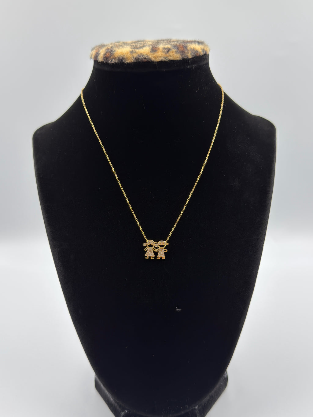 18K Gold Women’s Necklace with Sisters White Zirconia Pendant – 2.85 g