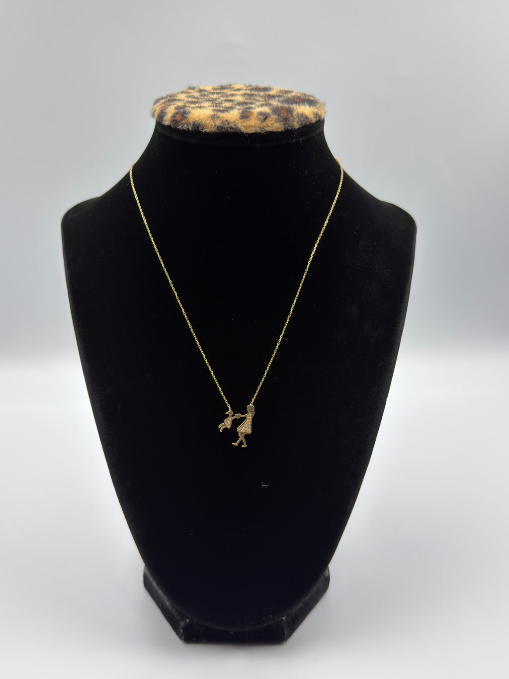 18K Gold Women’s Necklace with Mom and Daughter Pendant – 1.90 g