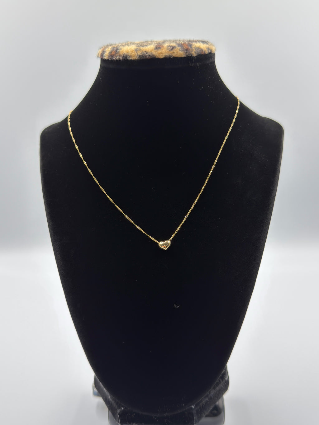 18K Gold Women’s Necklace with Heart Pendant – 1.36 g