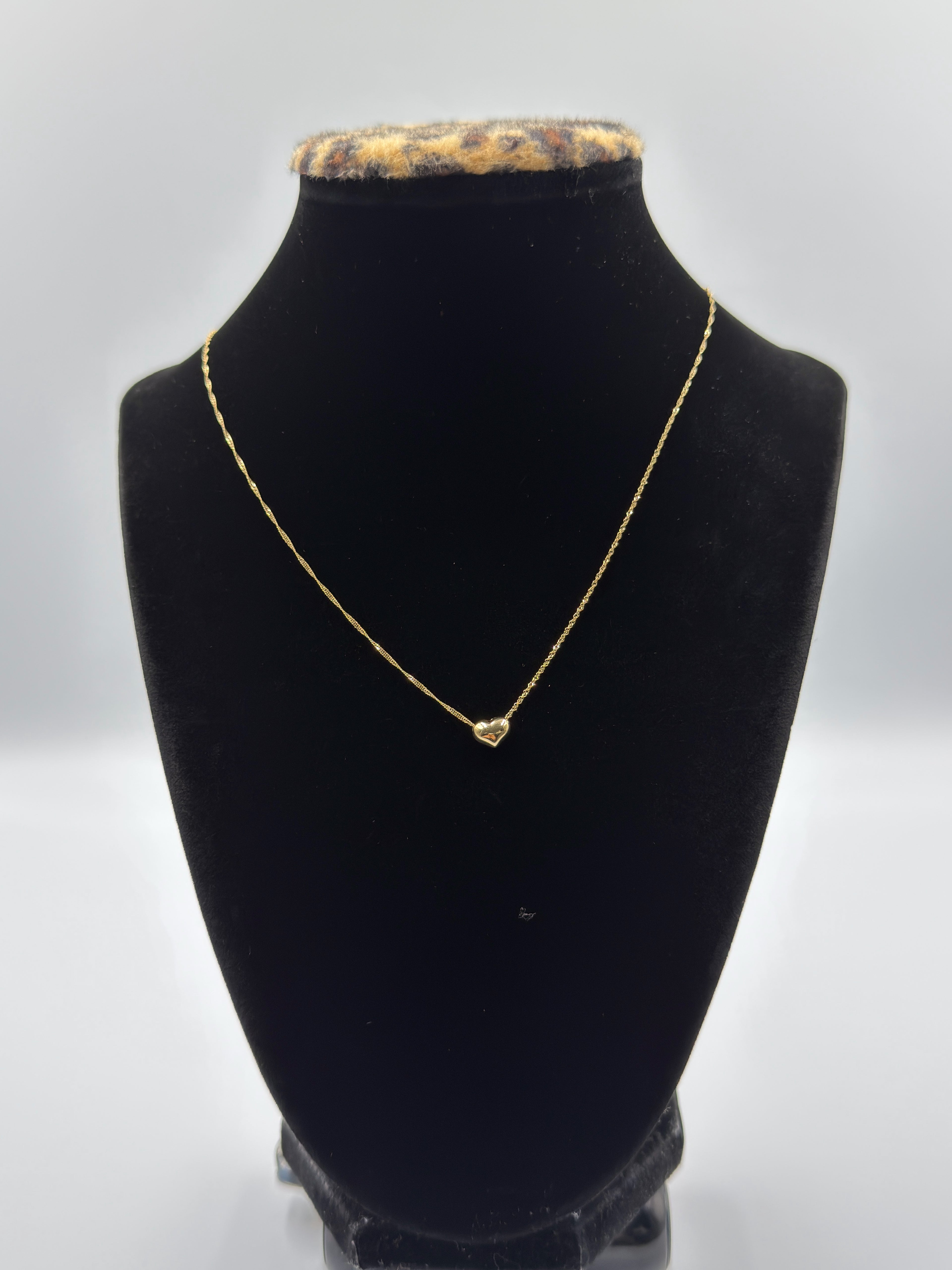 18K Gold Women’s Necklace with Heart Pendant – 1.36 g