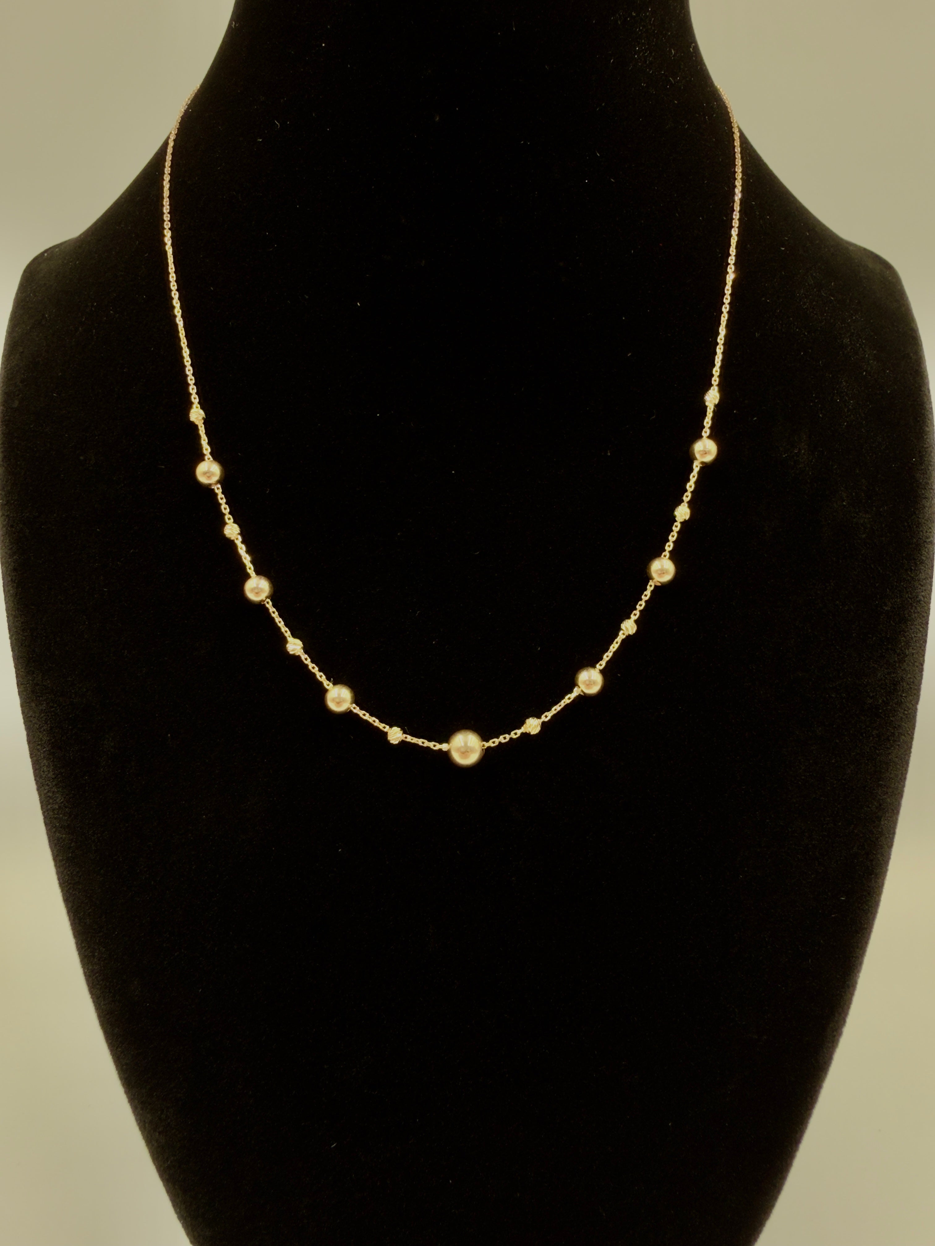 18K Gold Women’s Necklace with Ball Pendant – 2g