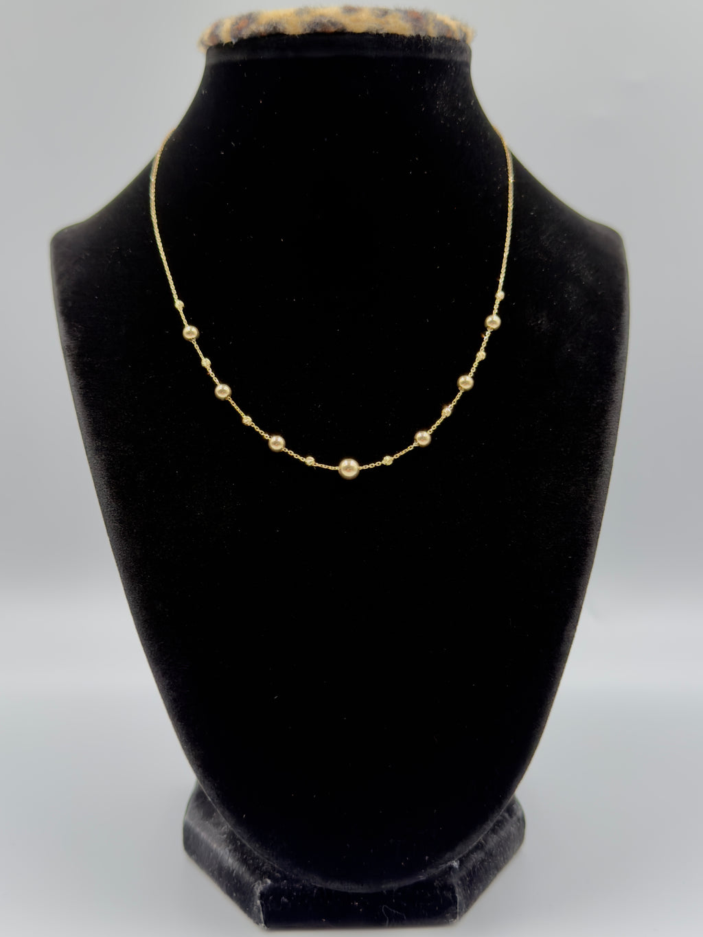 18K Gold Women’s Necklace with Ball Pendant – 2g