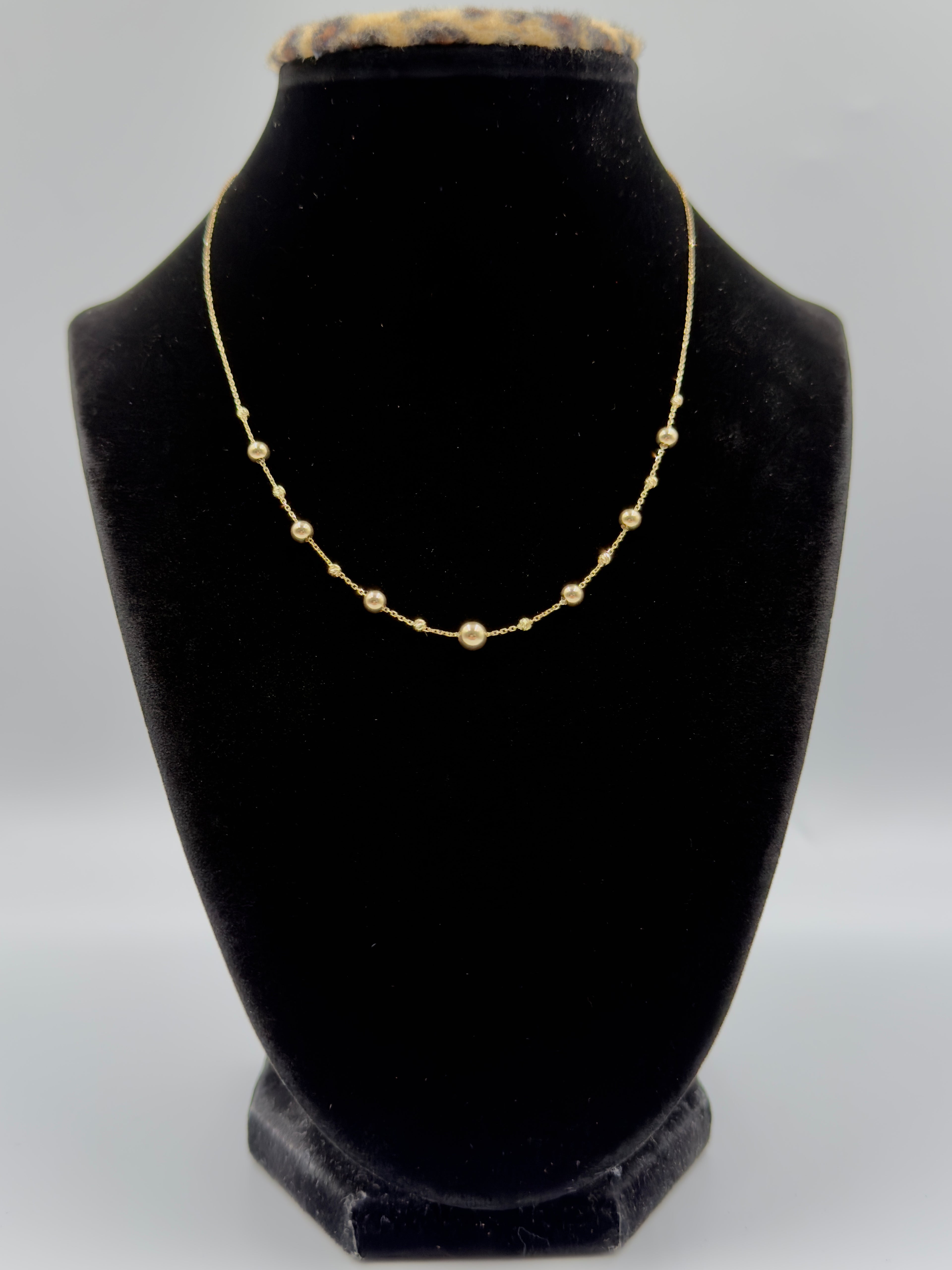 18K Gold Women’s Necklace with Ball Pendant – 2g