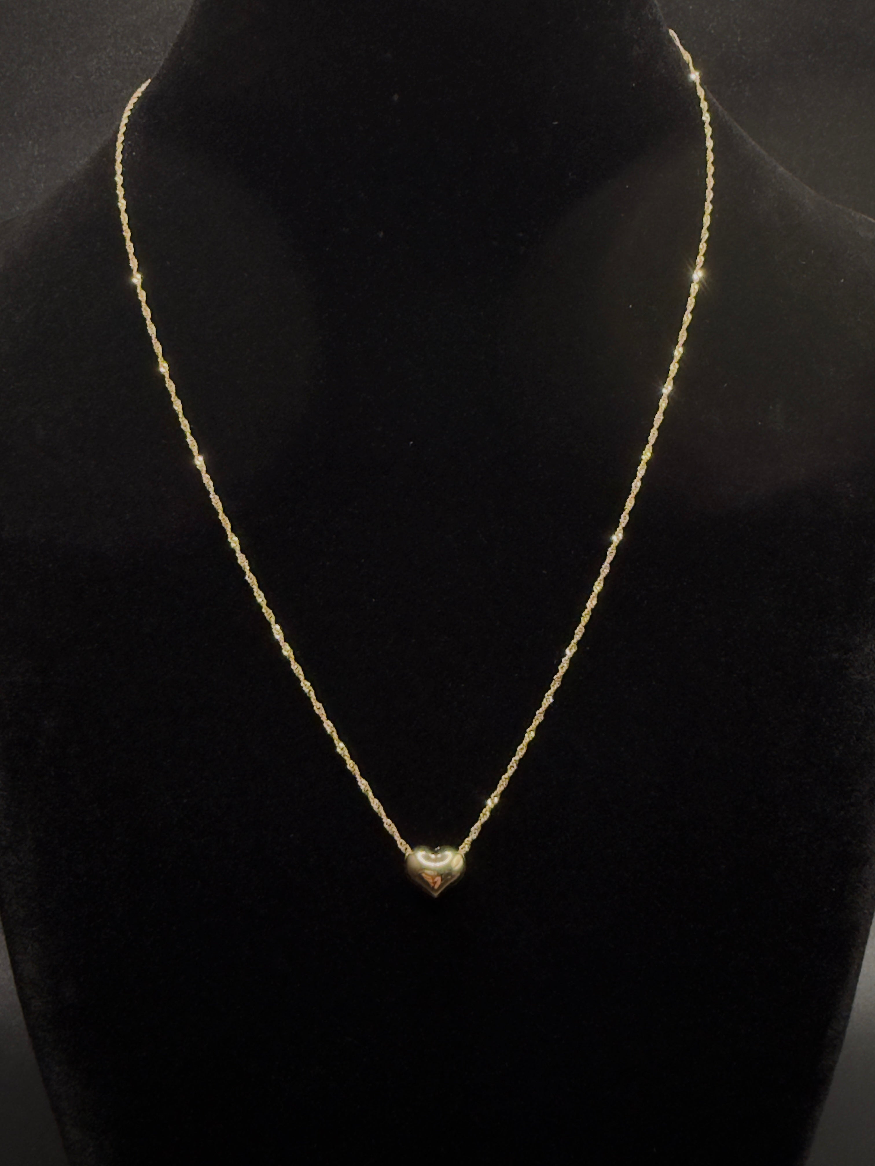 18K Gold Women’s Necklace with Heart Pendant – 1.36 g