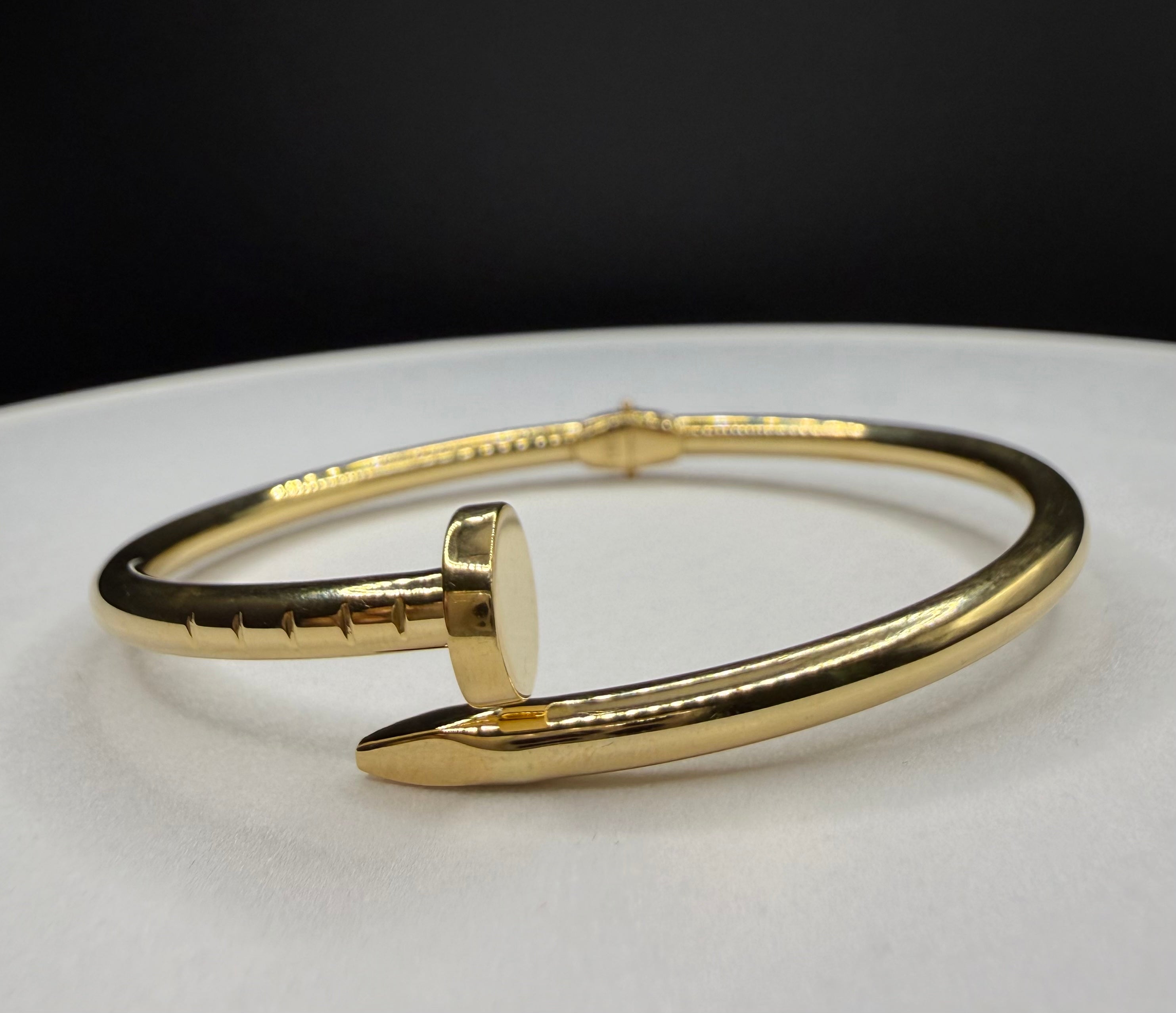 Aro Clavo Oro 18K 11.02 g