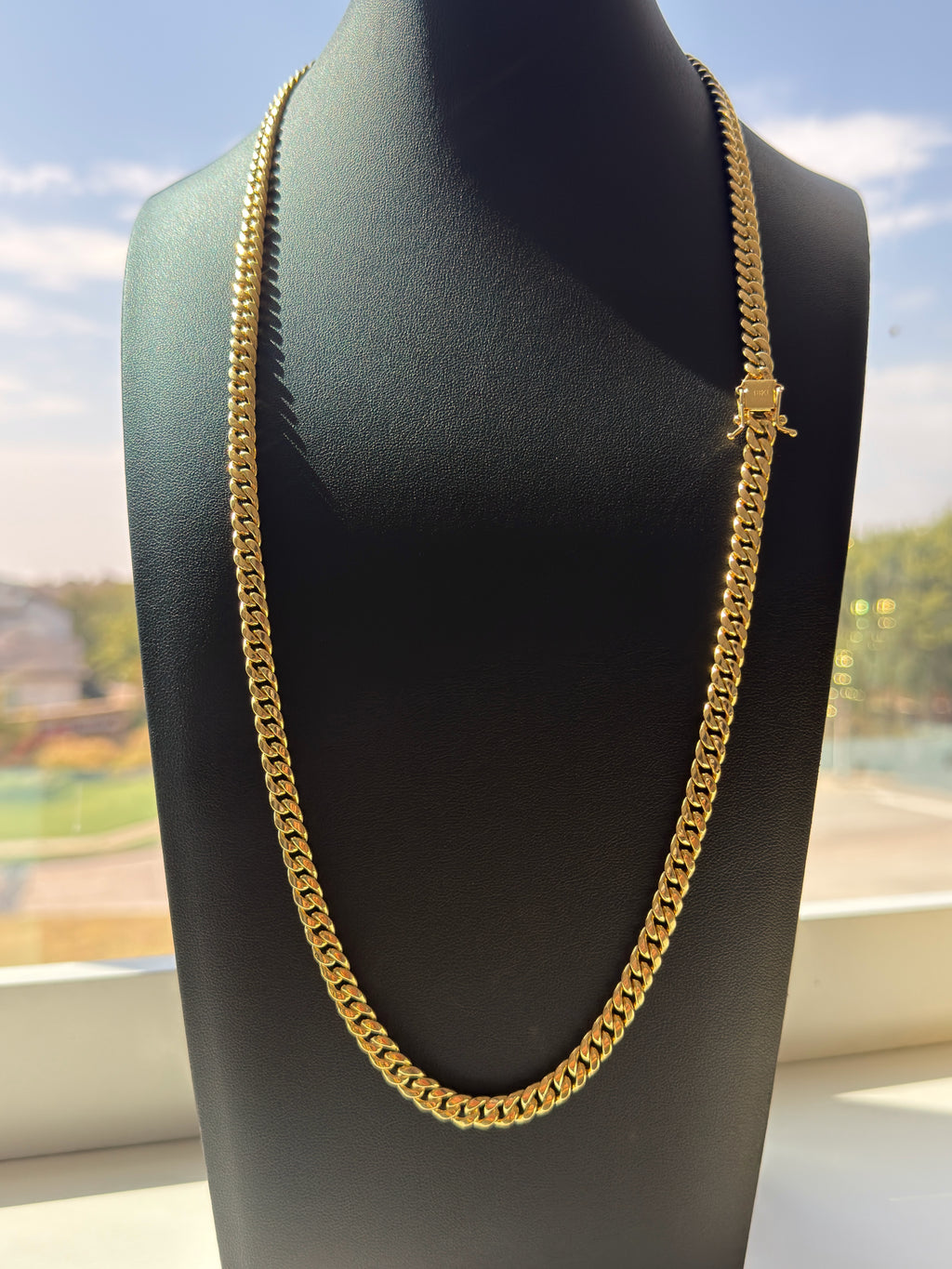18K Gold Cuban Link Chain with Box Clasp – 35.07g