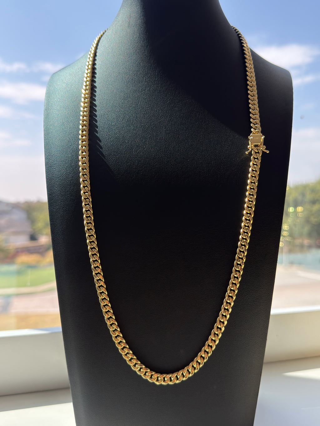 18K Gold Cuban Link Chain with Box Clasp – 35.07g