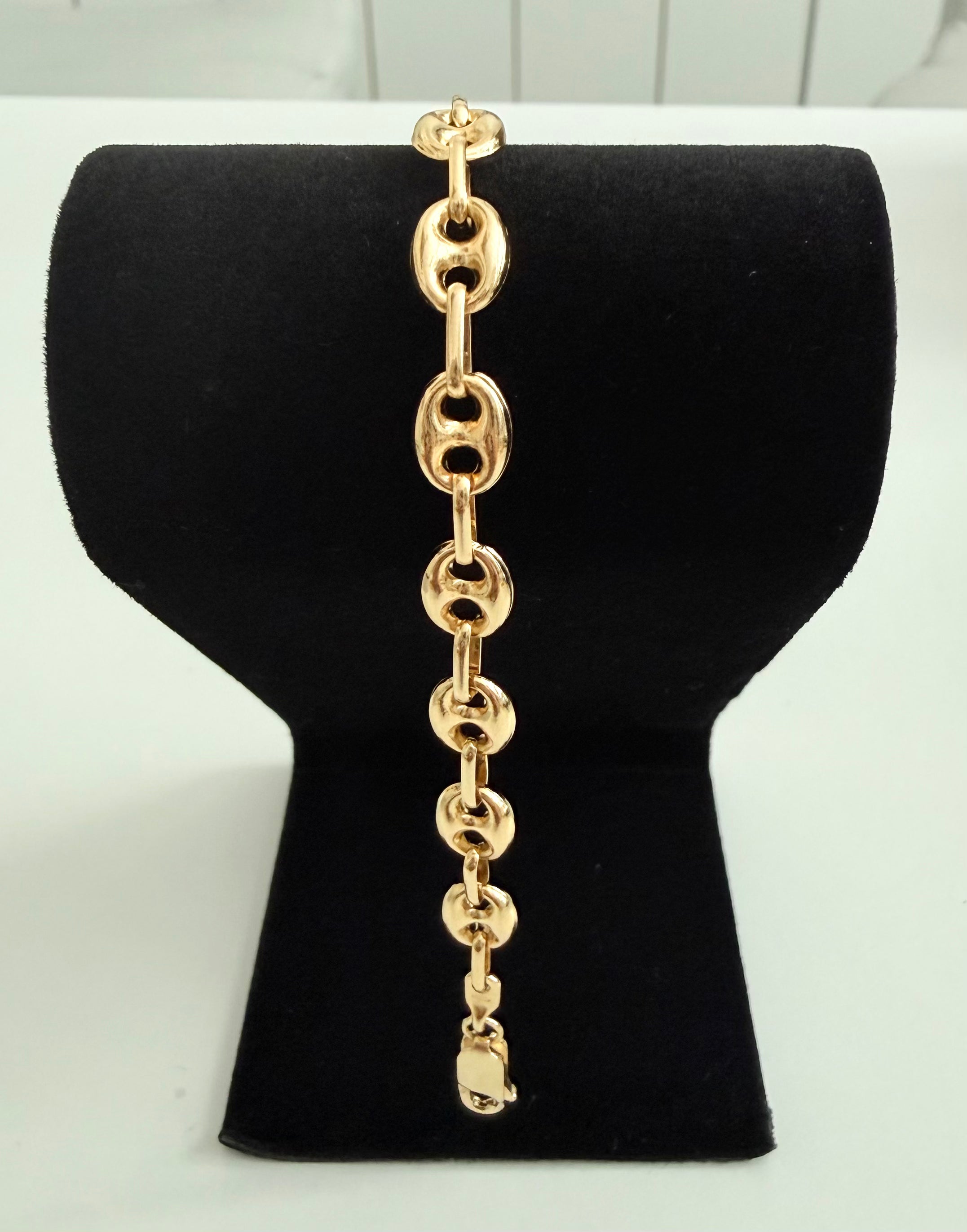 18K Gold Gucci Bracelet – 6.44g