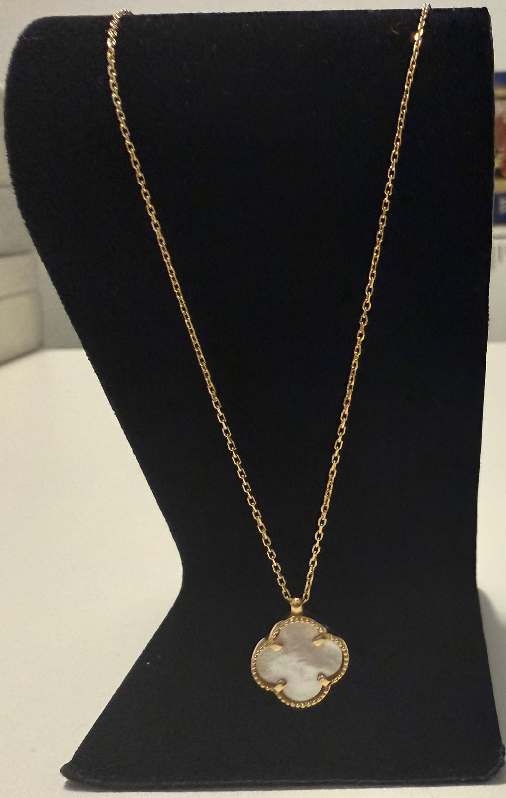 18K Gold V.C White Chain - 2.44 g