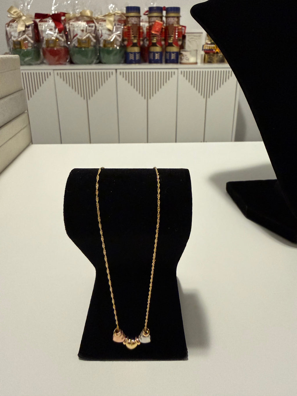18K Gold Three - Tone Women’s Necklace with Hearts Pendant – 2.64 g