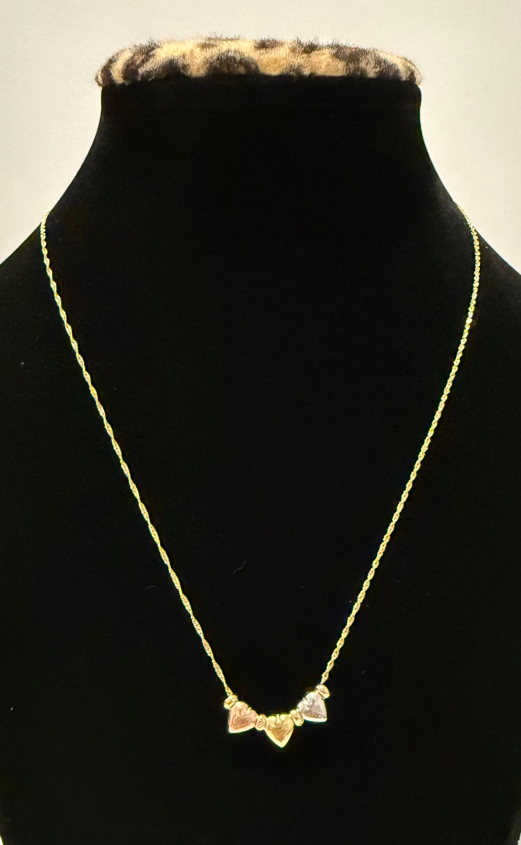 18K Gold Three - Tone Women’s Necklace with Hearts Pendant – 2.64 g