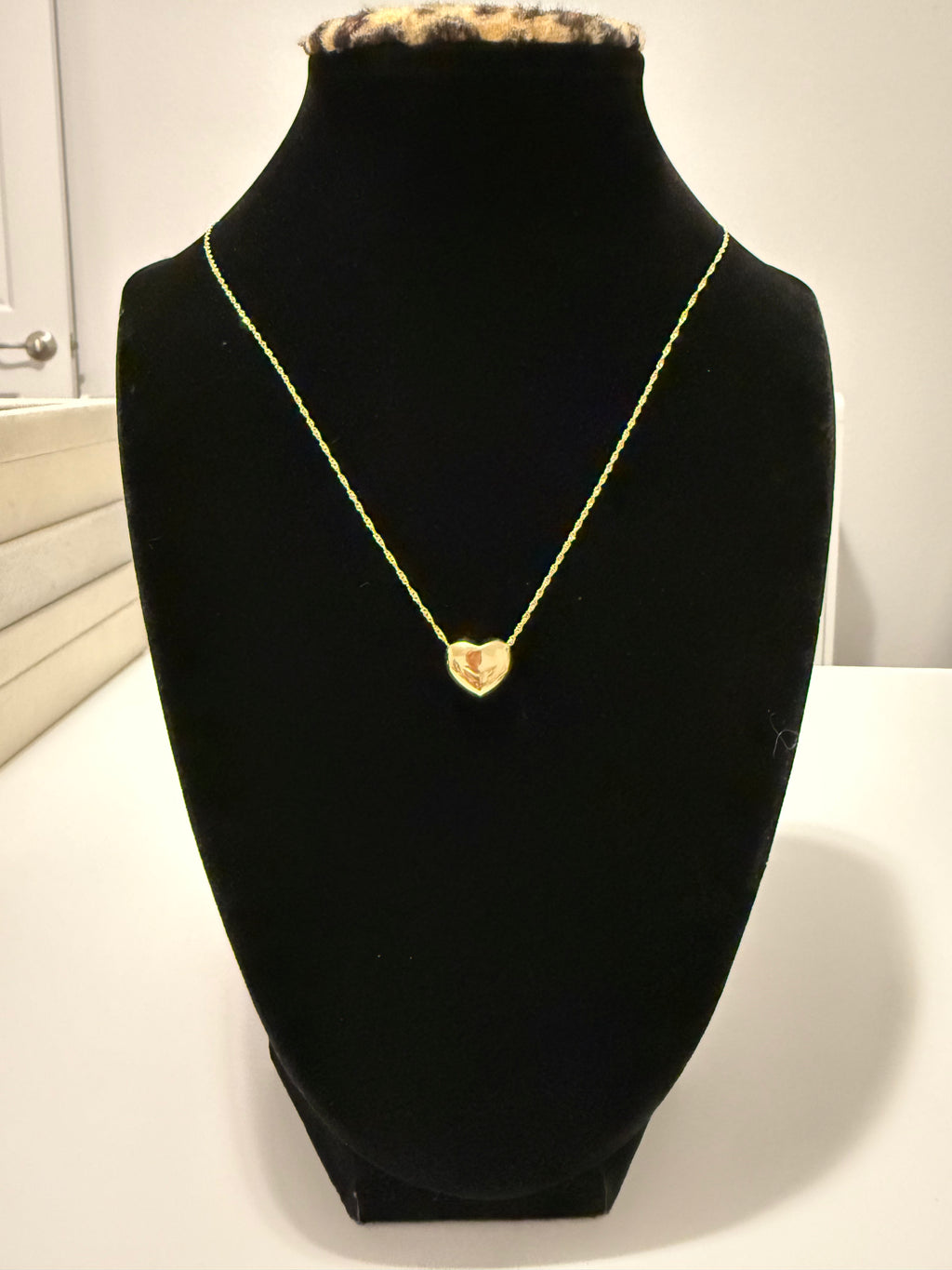 18K Gold Women’s Necklace with Heart Pendant – 1.74 g